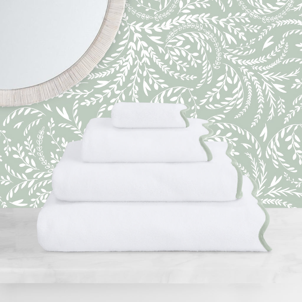 Green Scalloped Plush White Bath Sheet