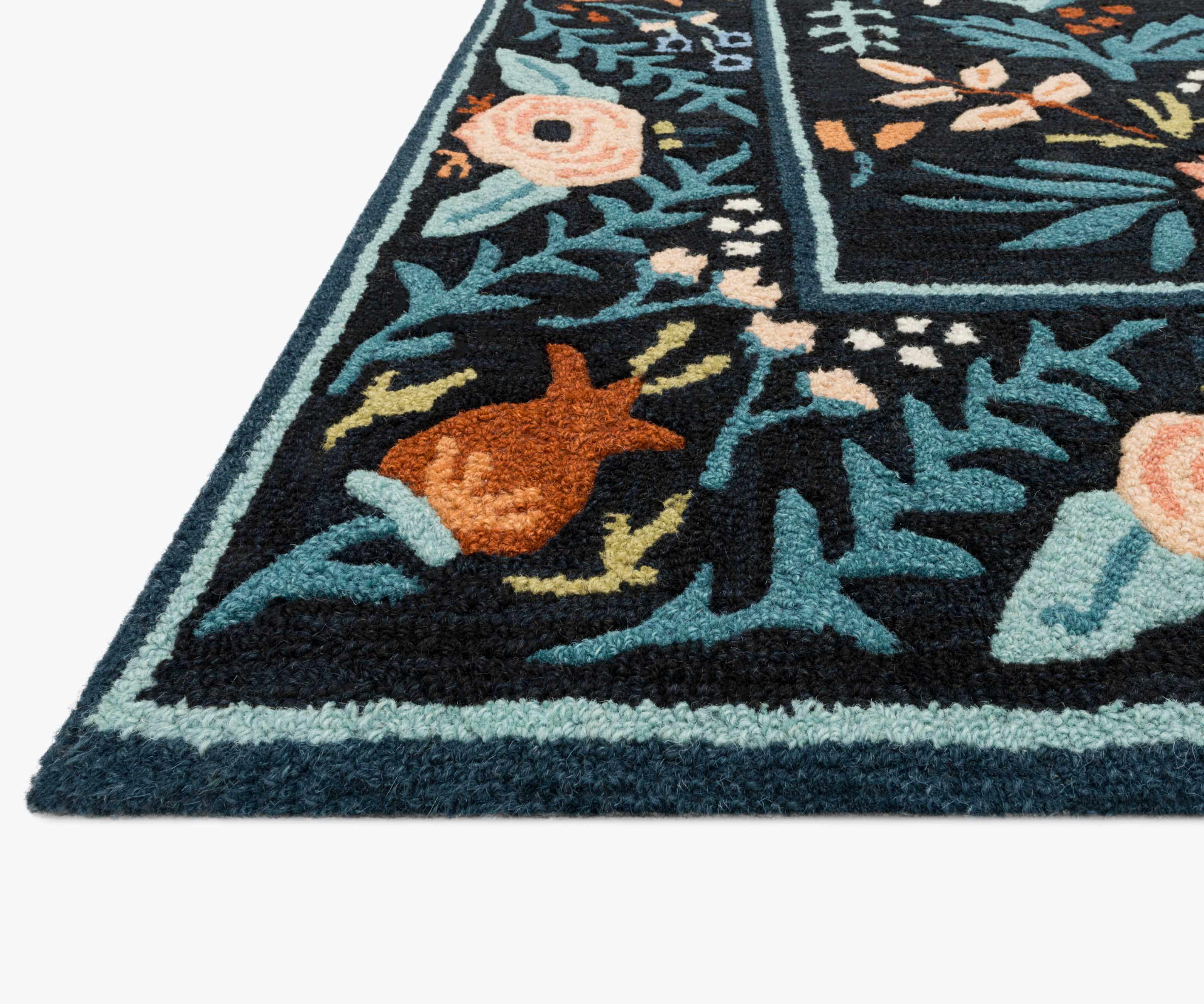 Les Fleurs Lourdes Wool-Hooked Rug - Black