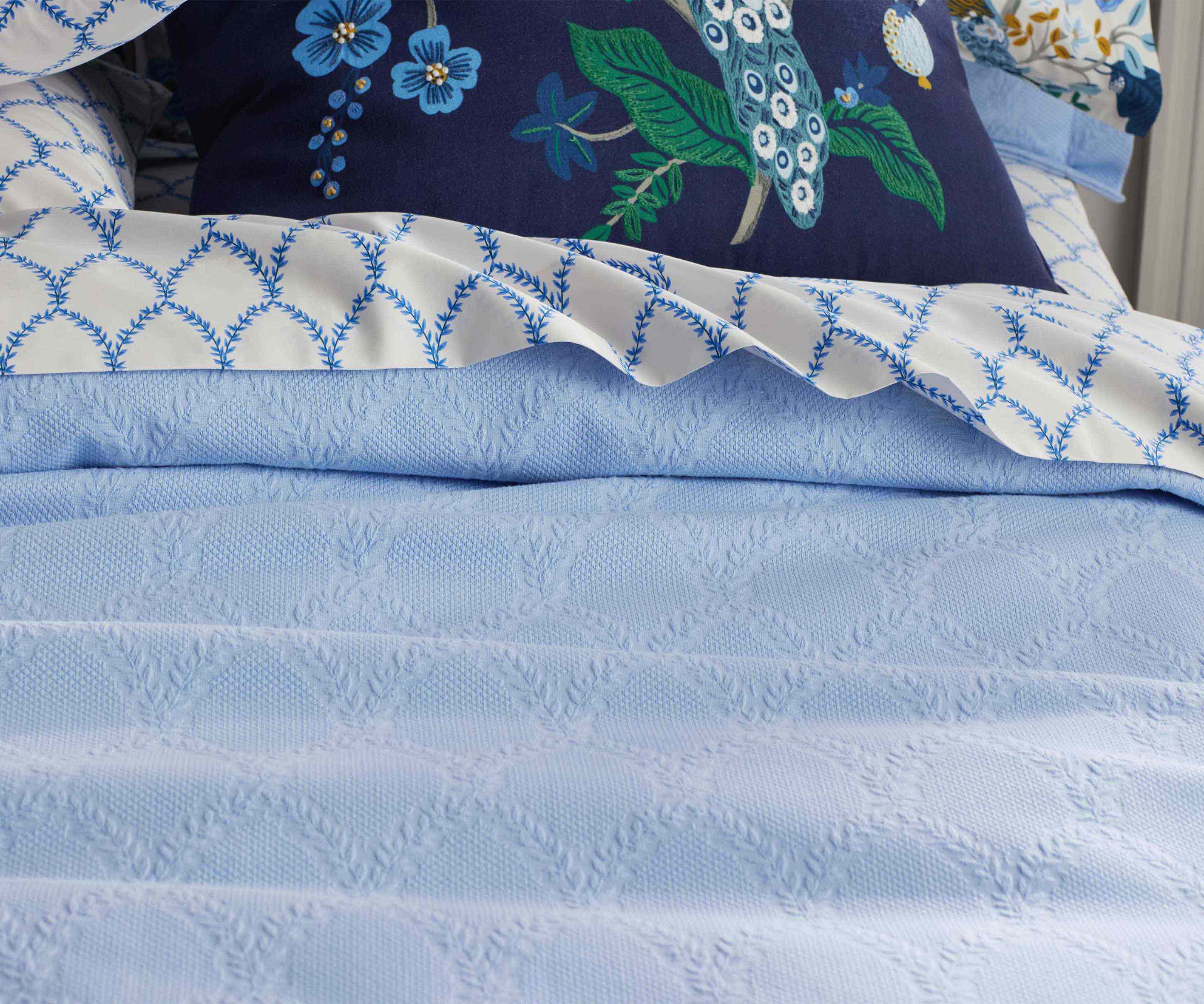 Matelassé Coverlet - Laurel Blue