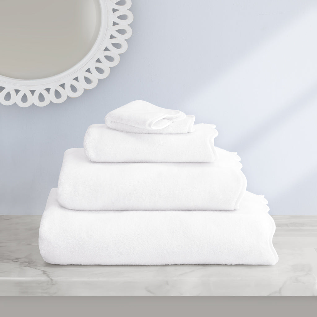 White Scalloped Plush White Towel Essentials Bundle (2 Wash + 2 Hand + 2 Bath Towels)