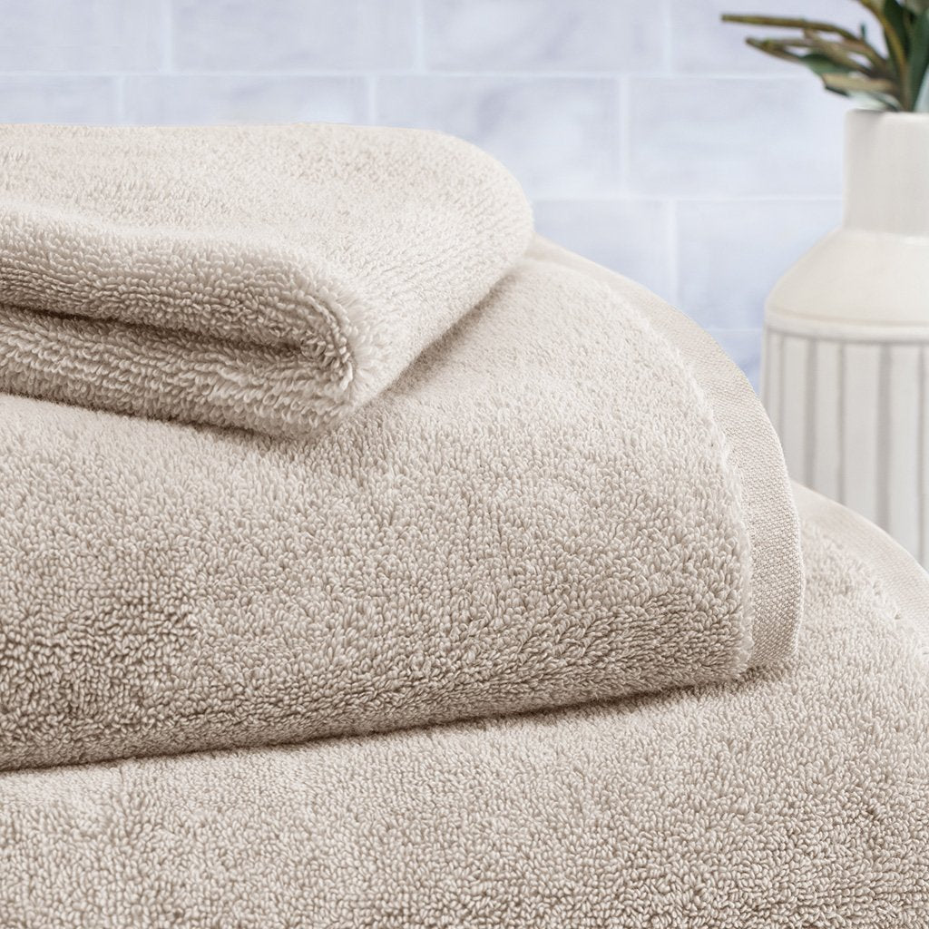 Plush Light Beige Towel Spa Bundle (2 Wash + 2 Hand + 4 Bath Towels)