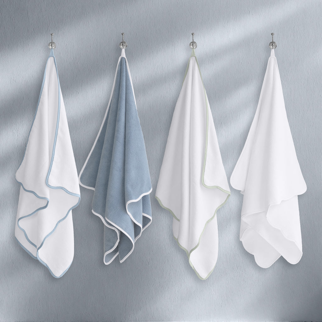 Blue Scalloped Plush White Bath Towel