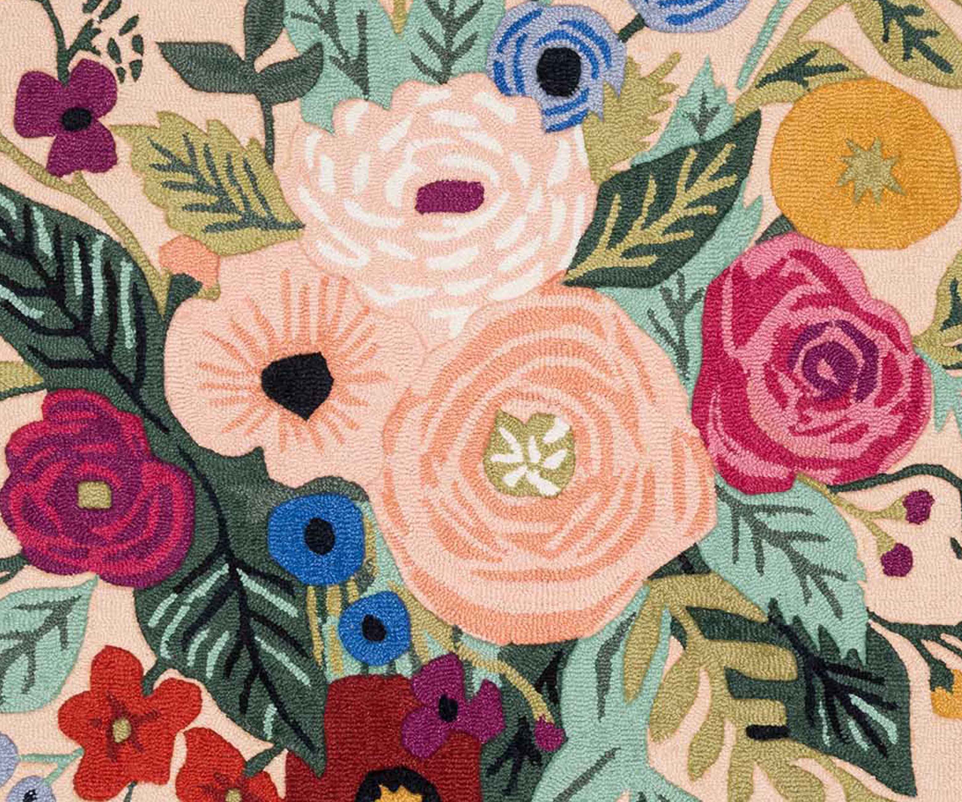 Les Fleurs Juliet Rose Bouquet Wool-Hooked Rug - Blush