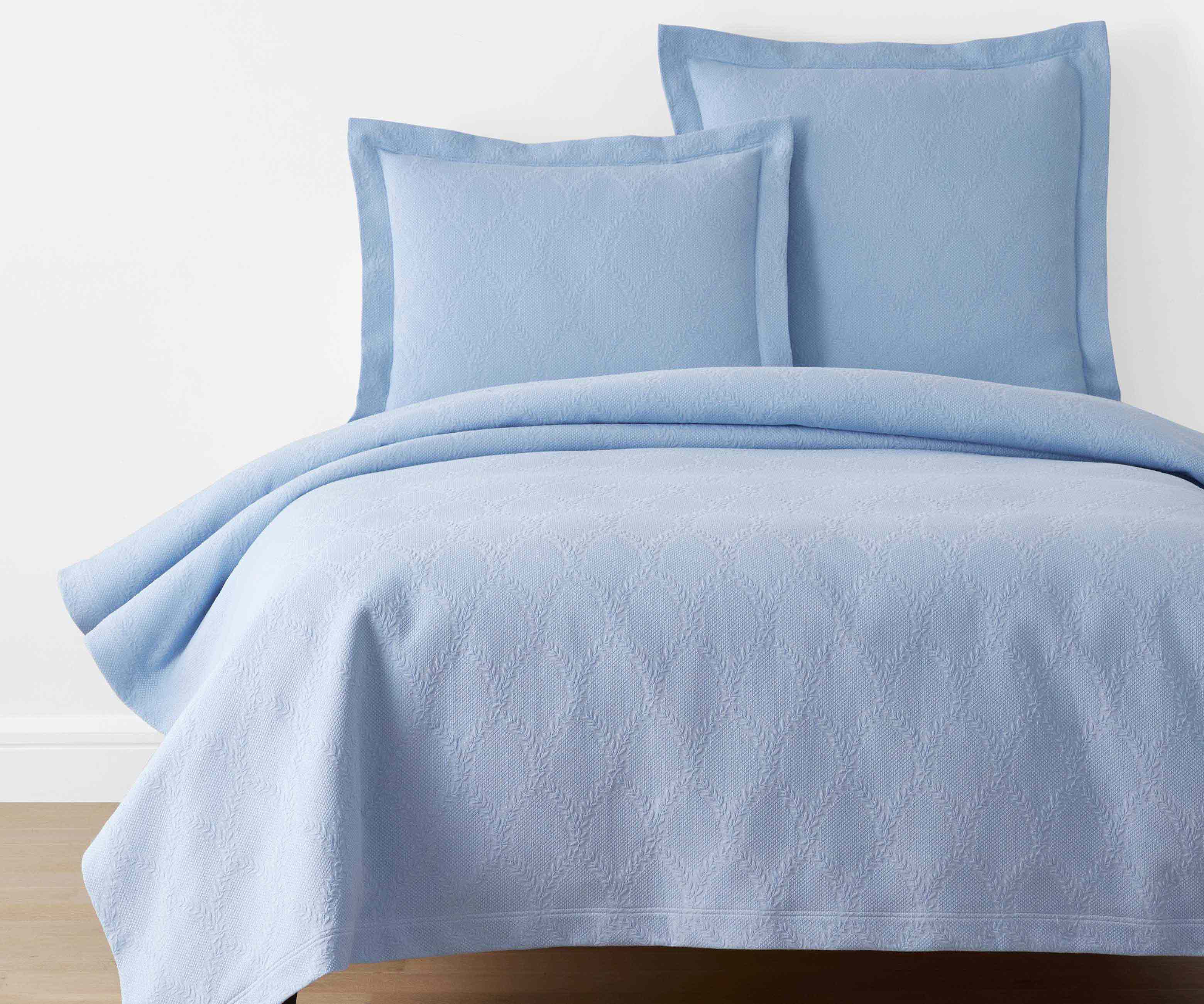 Matelassé Coverlet - Laurel Blue