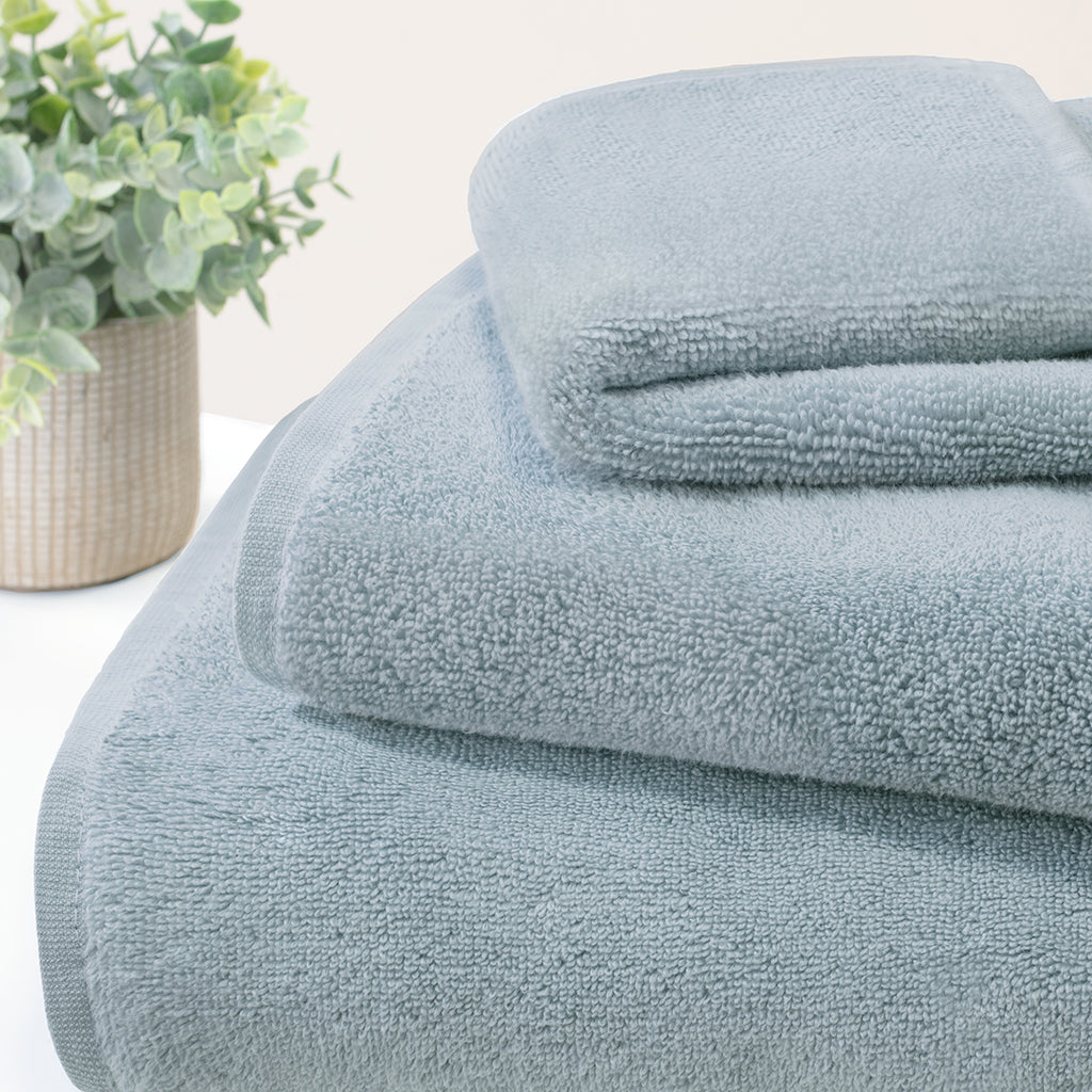 Plush Coastal Blue Towel Spa Bundle (2 Wash + 2 Hand + 4 Bath Towels)