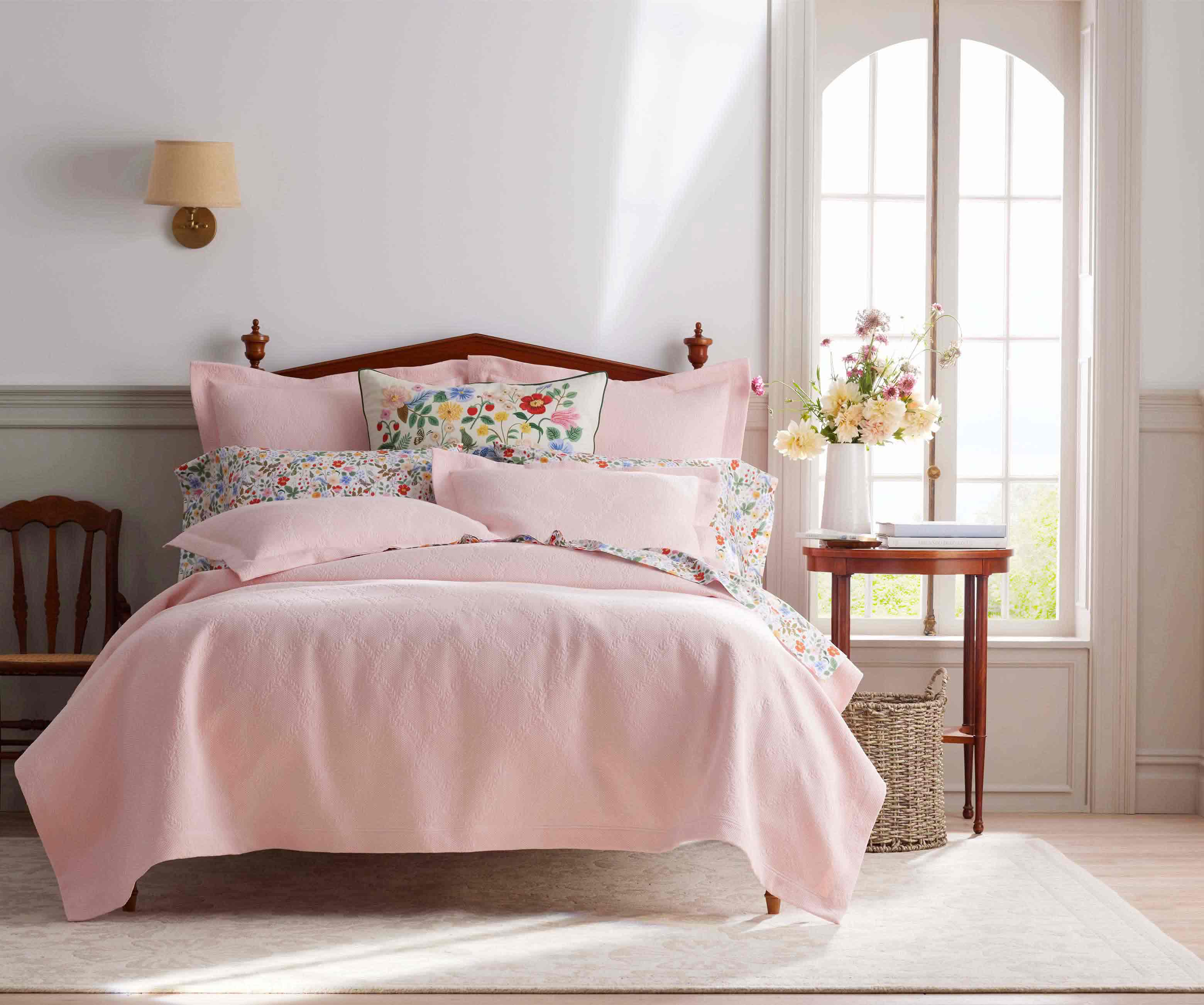 Matelassé Coverlet Sham - Laurel Soft Pink