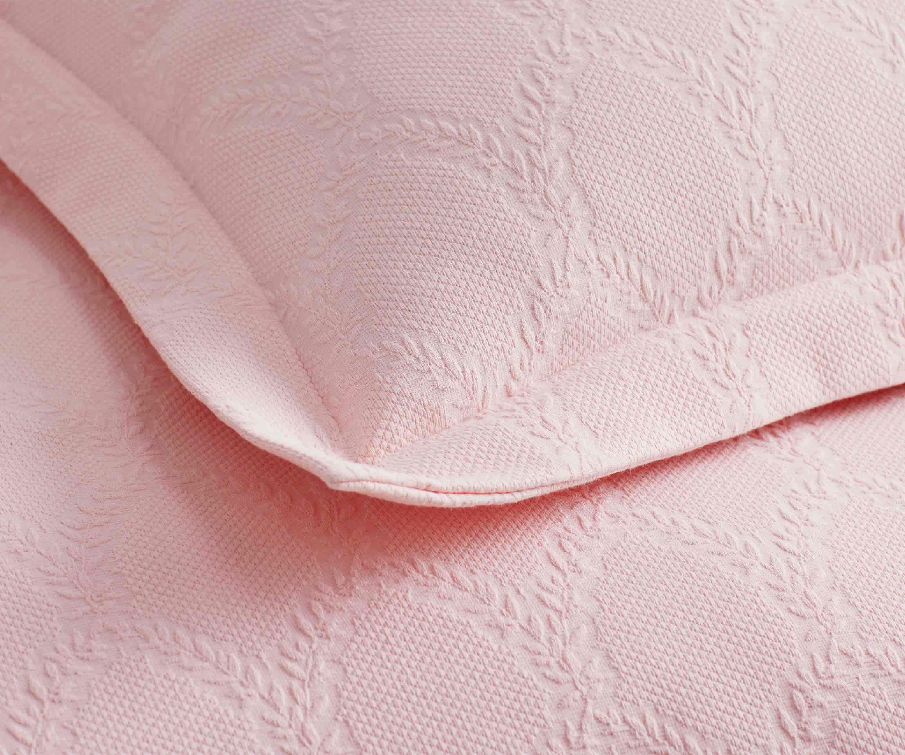 Matelassé Coverlet Sham - Laurel Soft Pink