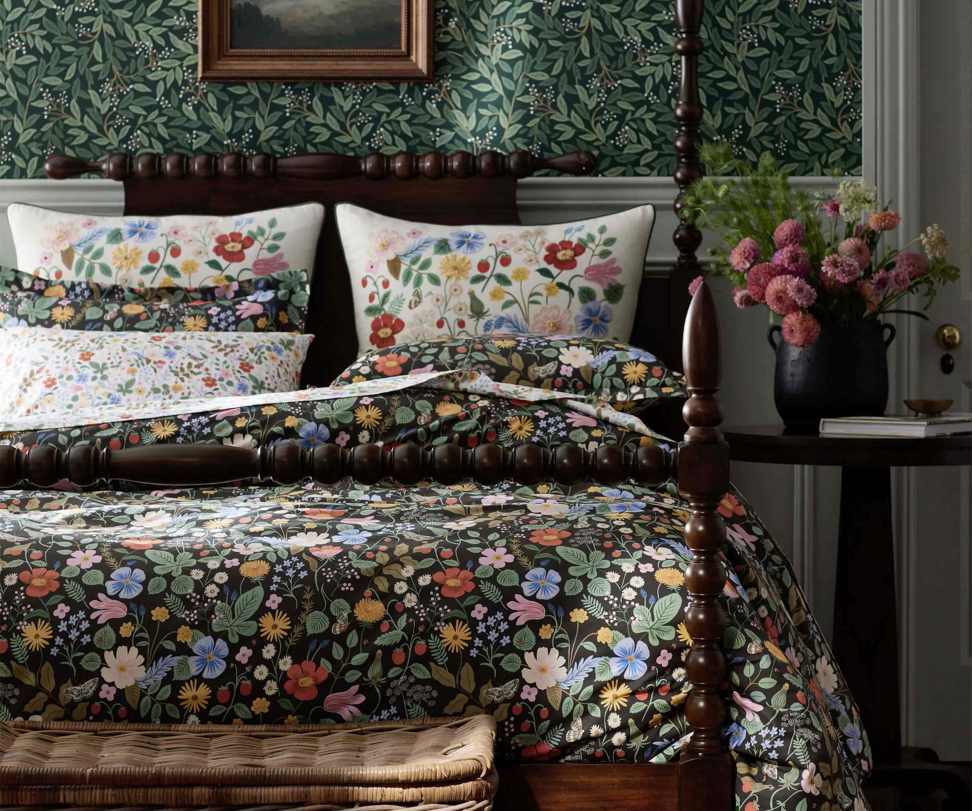 Percale Comforter - Strawberry Fields Black