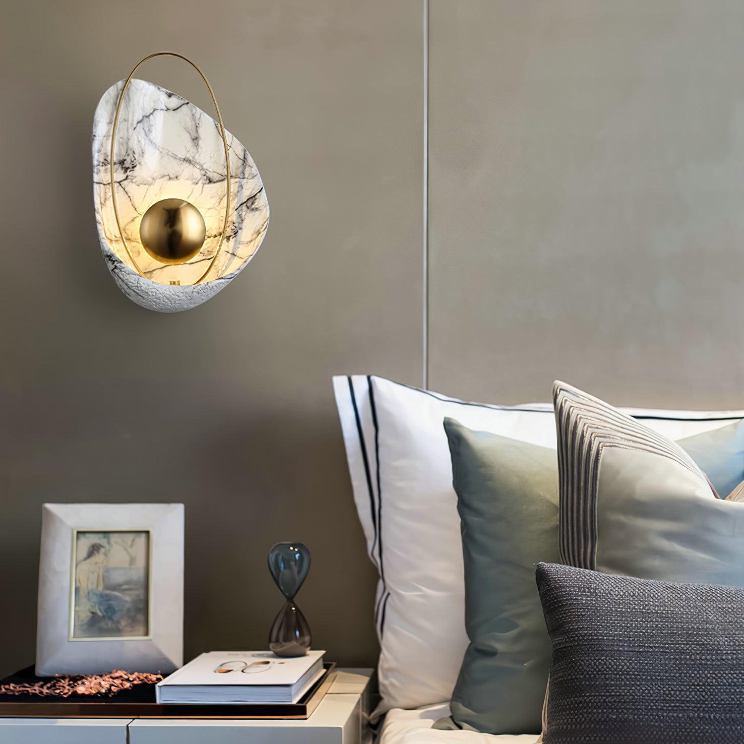 Pearl Wall Lamp