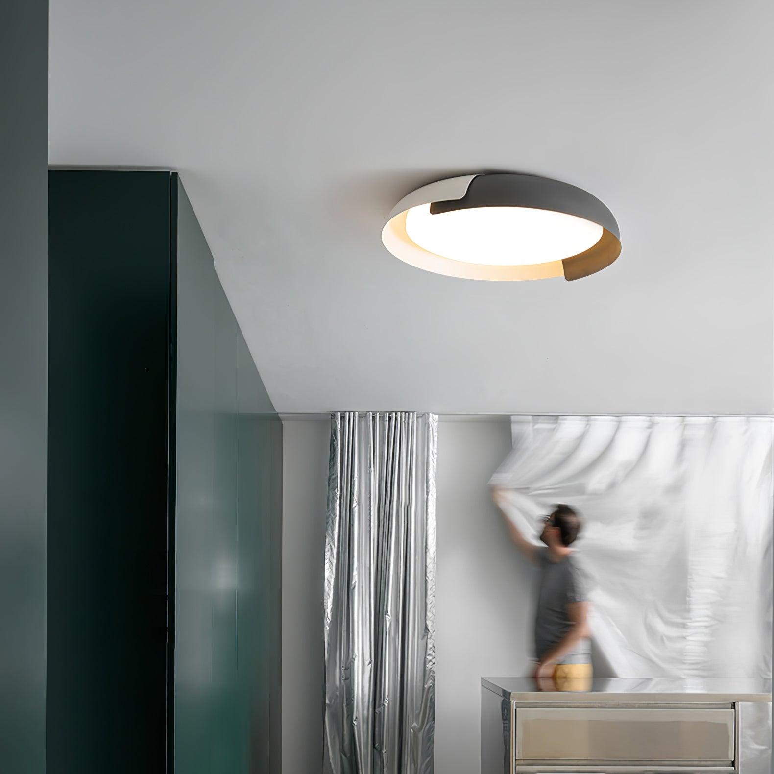 Vikaey Ceiling Light