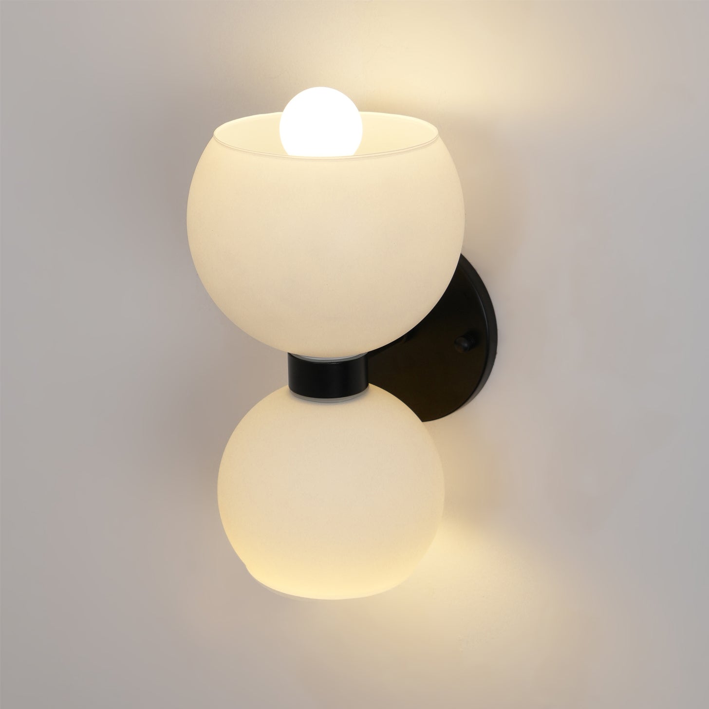 Round Pearl Sconce