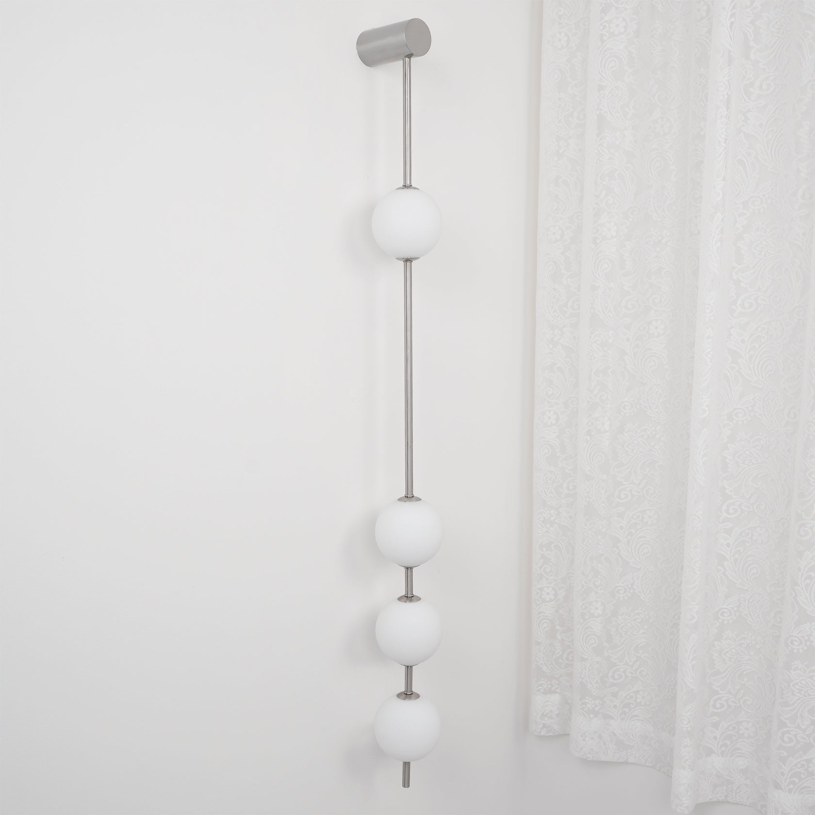 Vertical Balls Wall Lamp