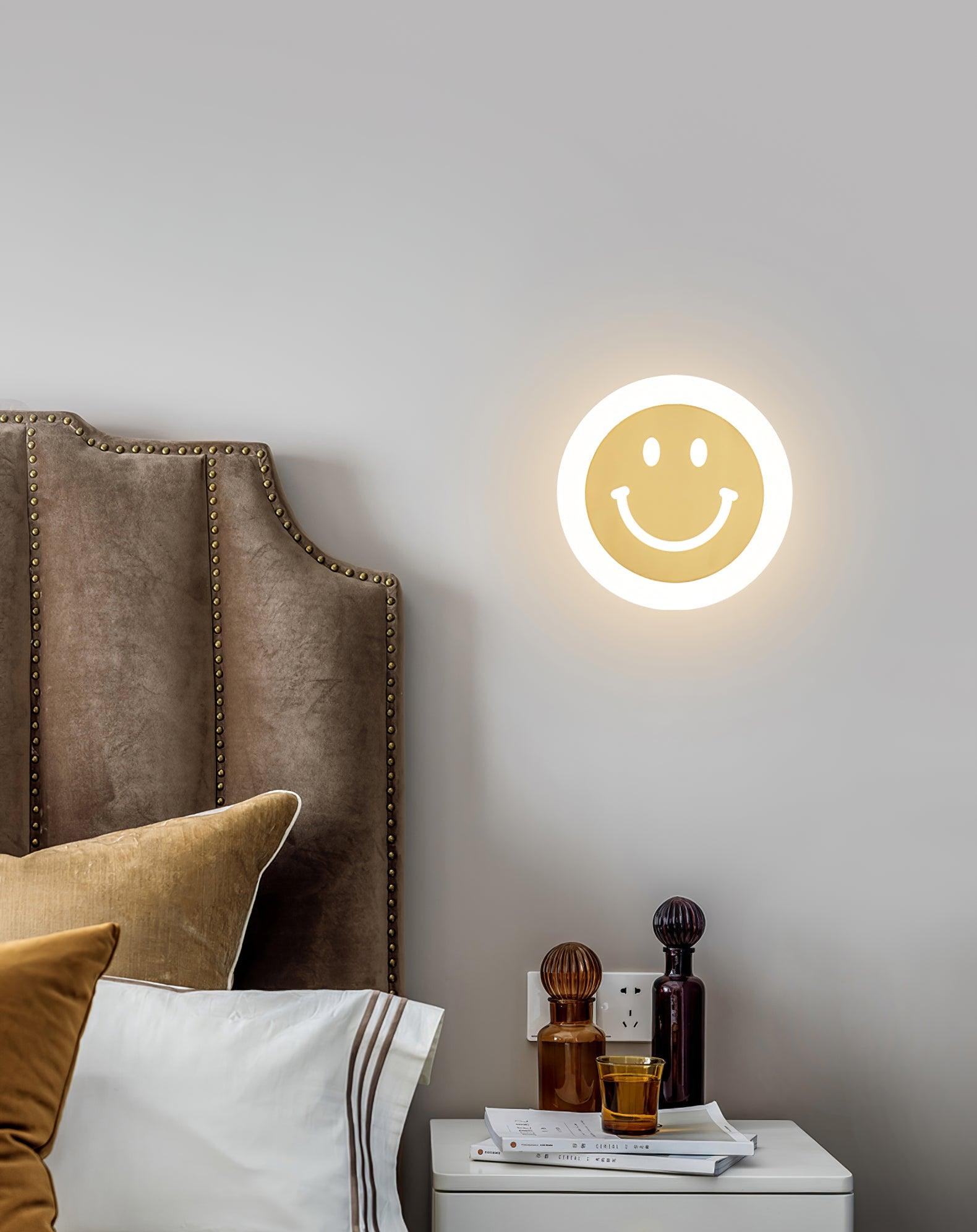 Smiley Wall Lamp