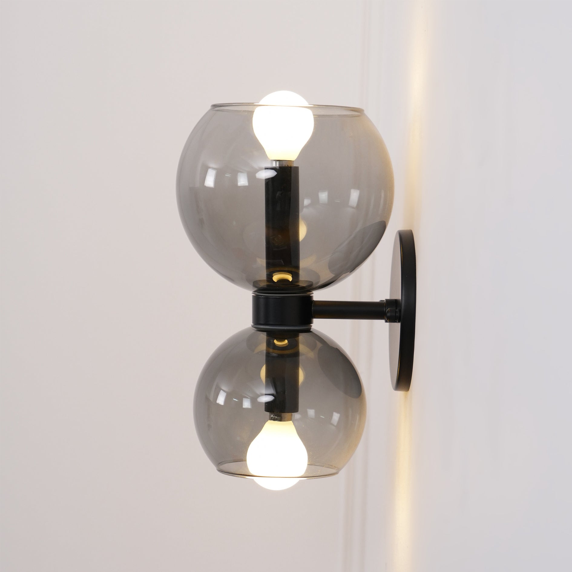 Round Pearl Sconce