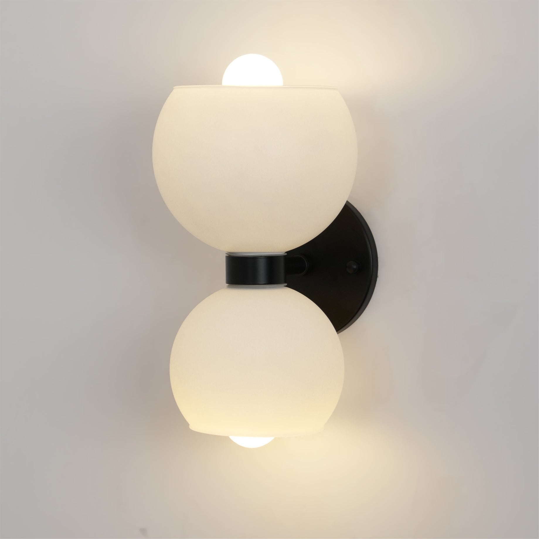 Round Pearl Sconce