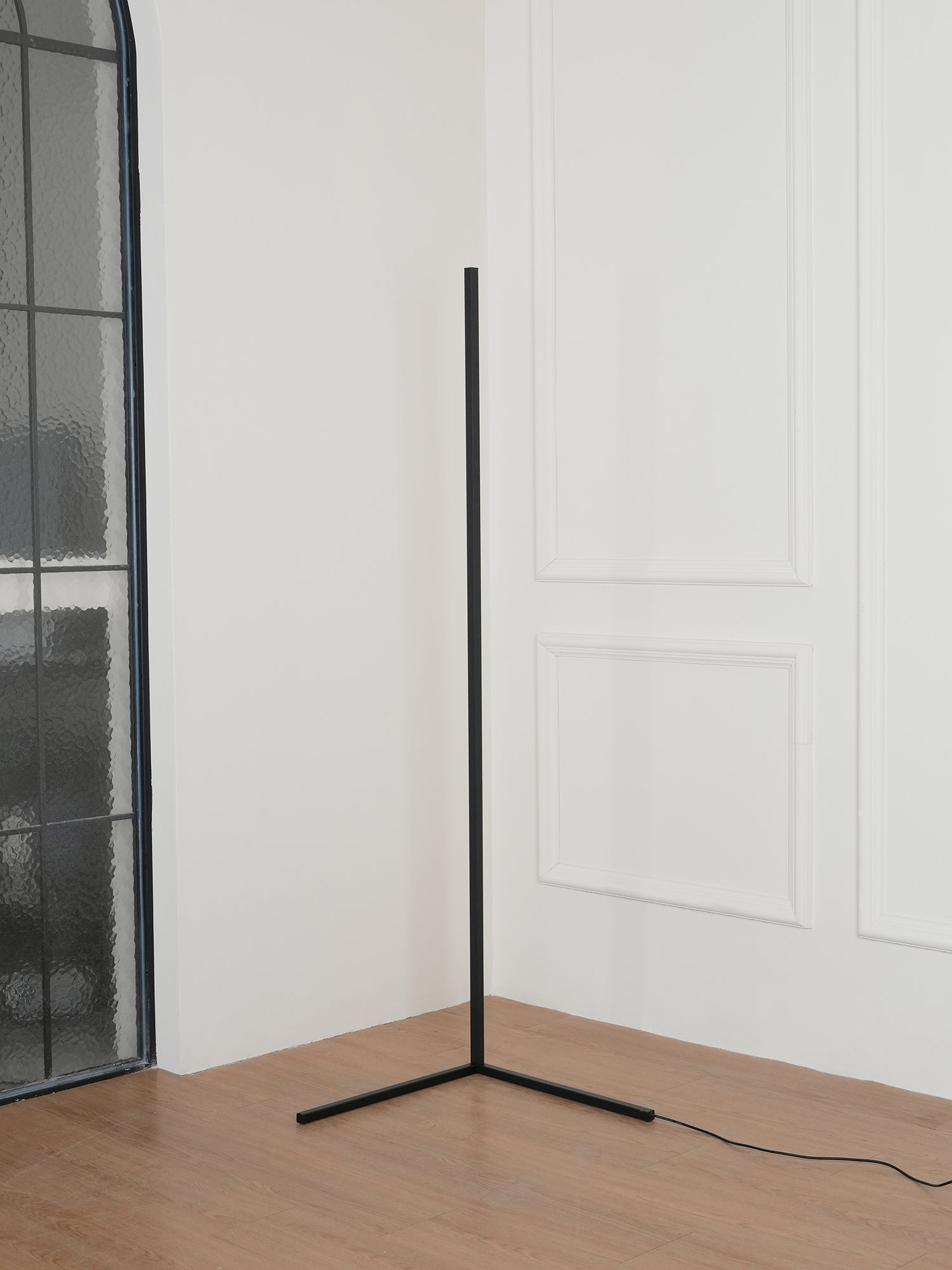 Minimalist LED Floor Lamp