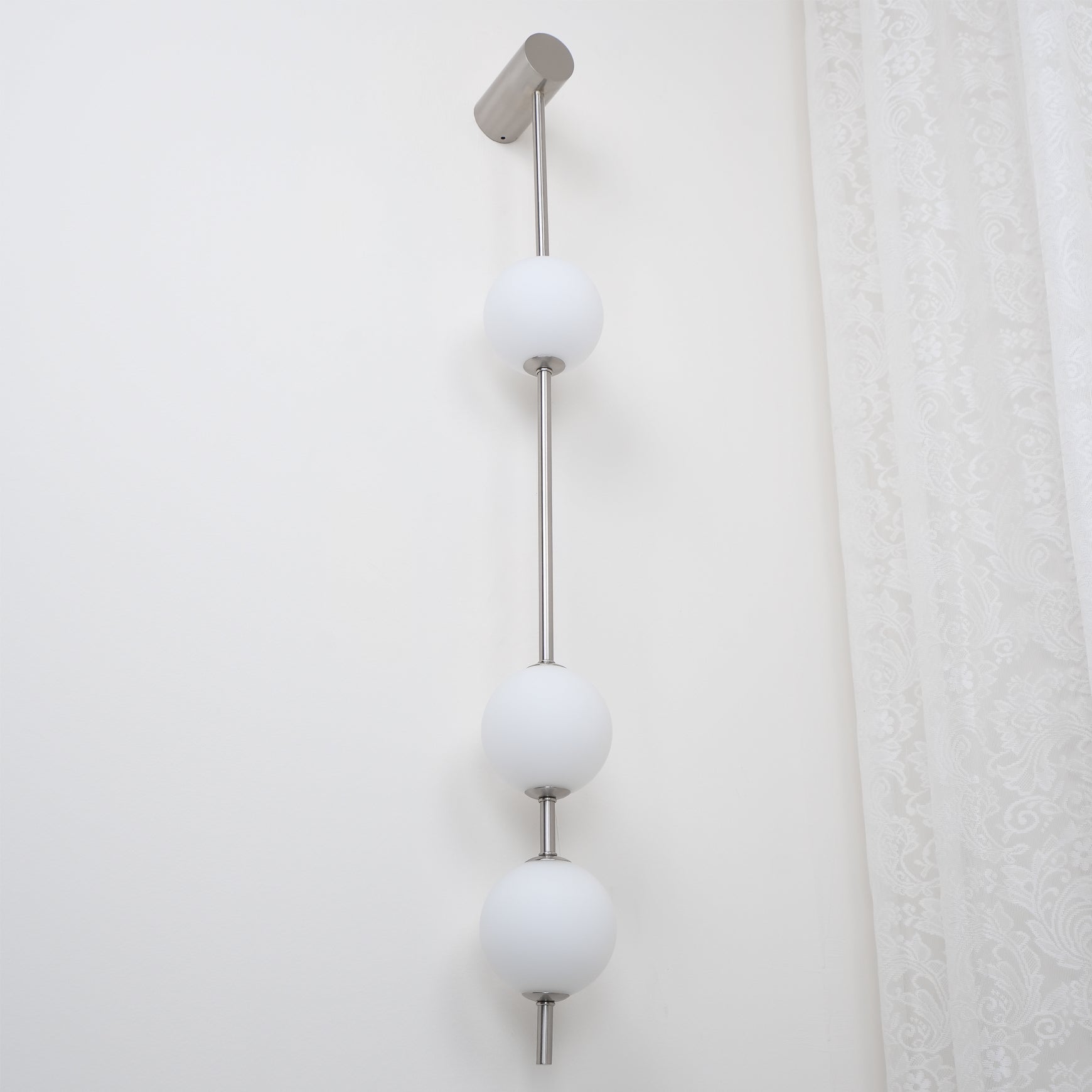 Vertical Balls Wall Lamp