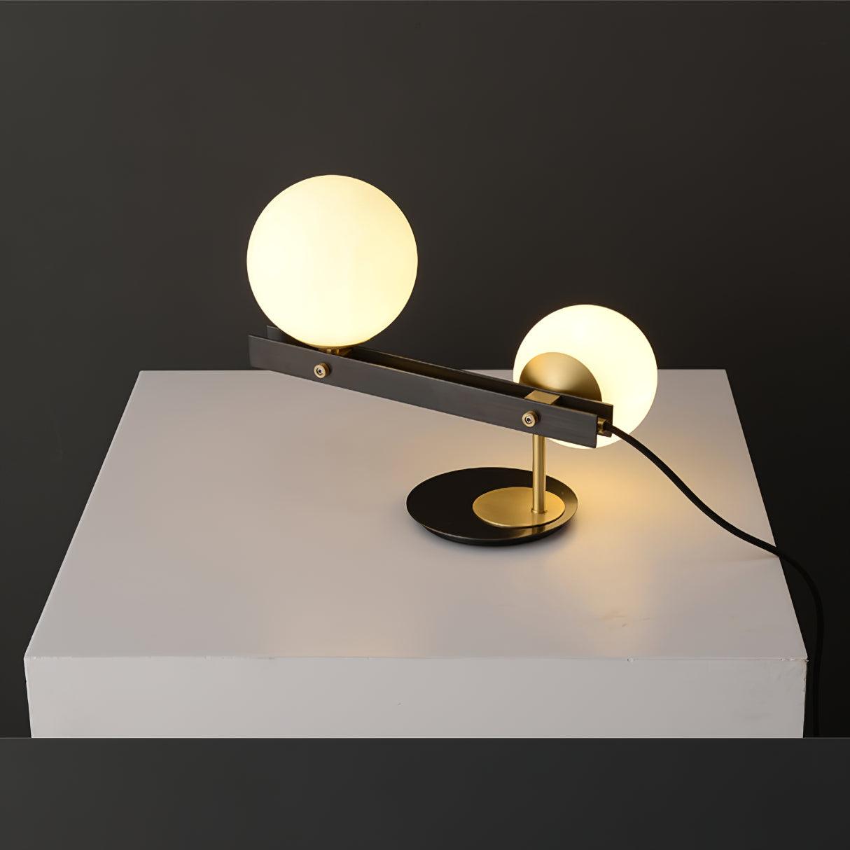 Planeta Table Lamp