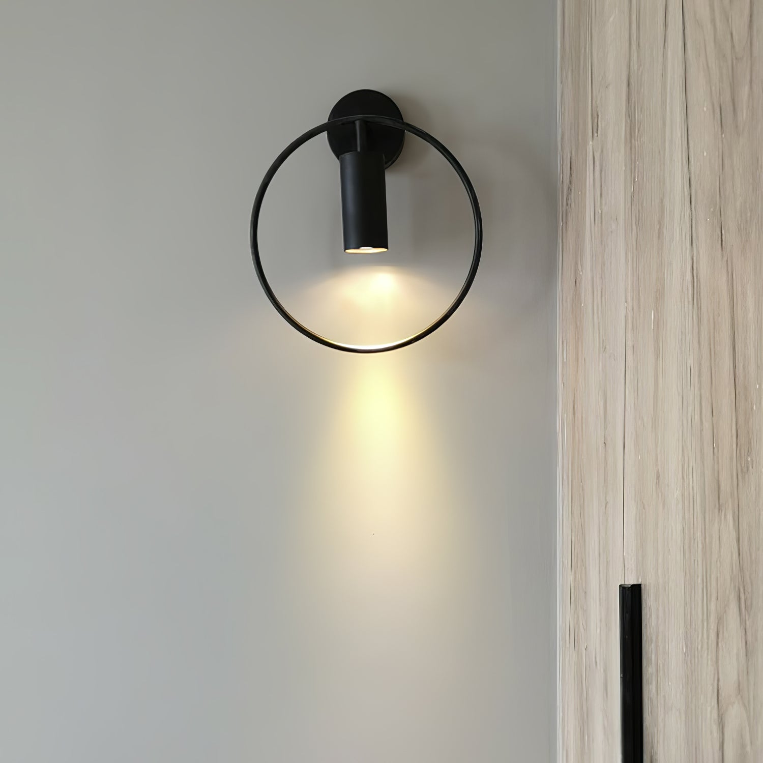 Revolta Wall Lamp