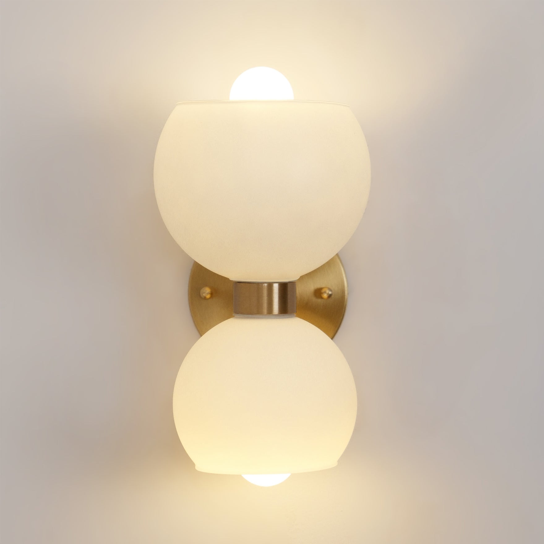 Round Pearl Sconce