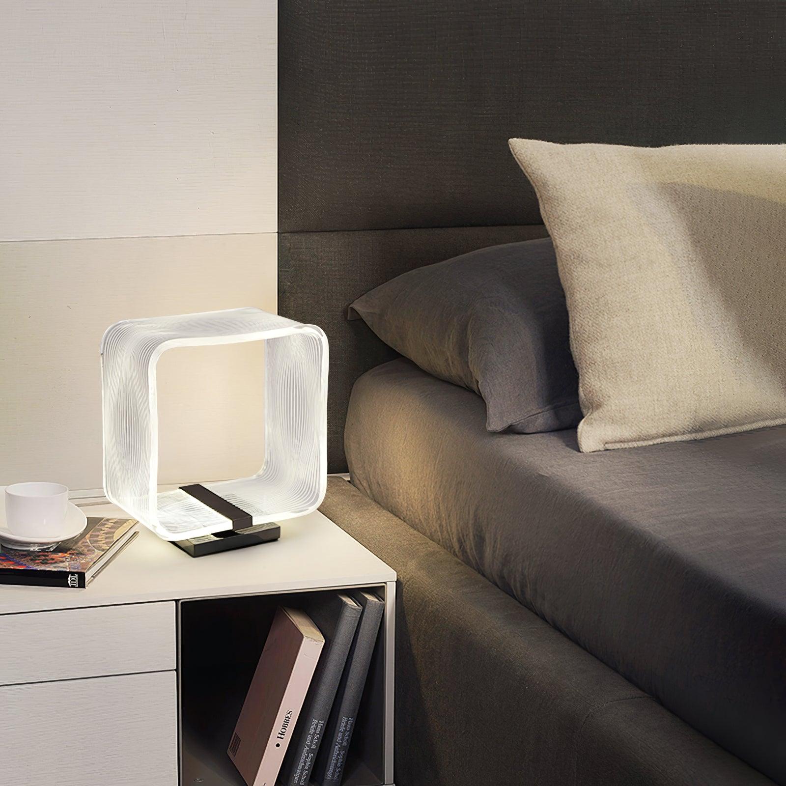 Wire Cube Table Lamp