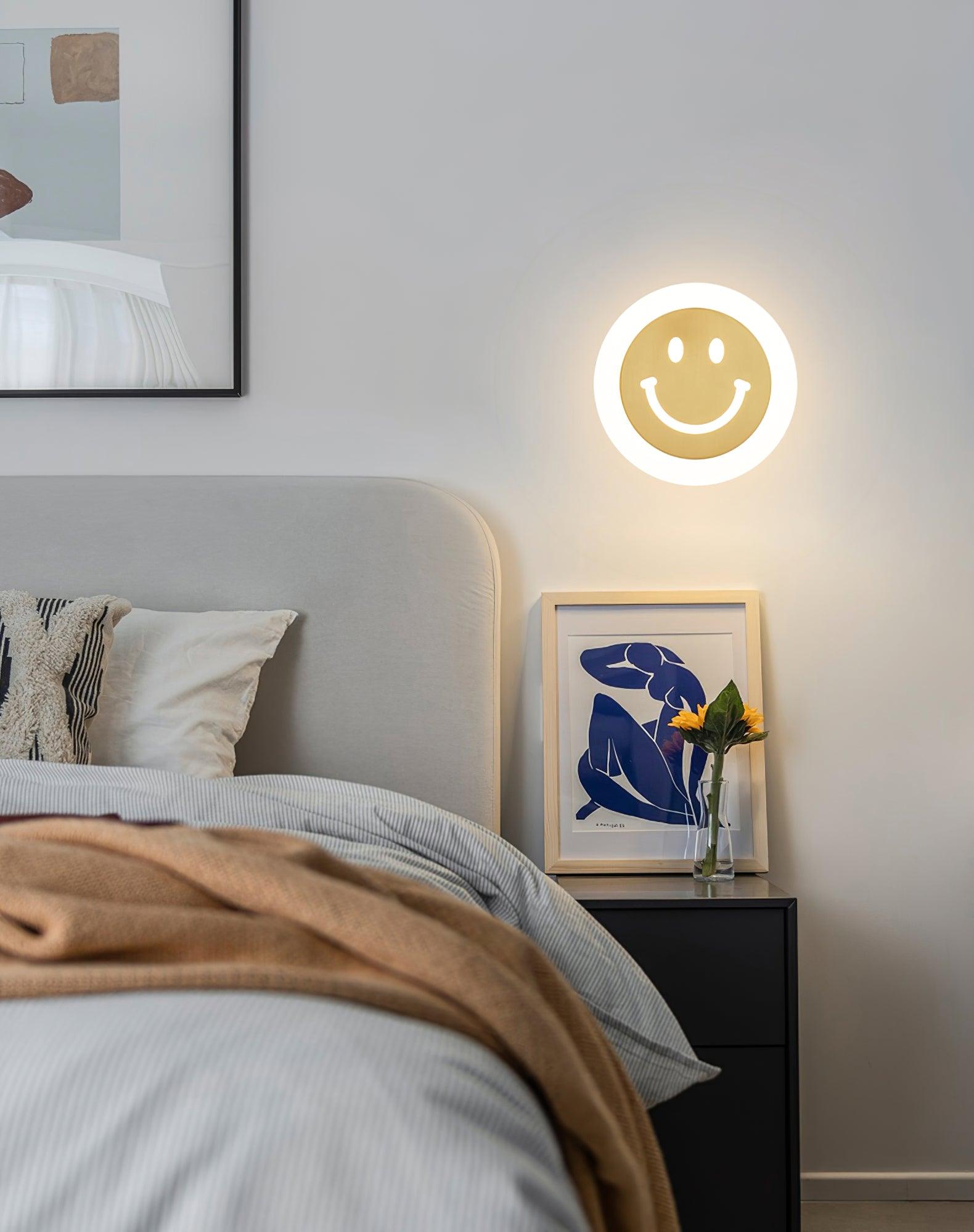 Smiley Wall Lamp