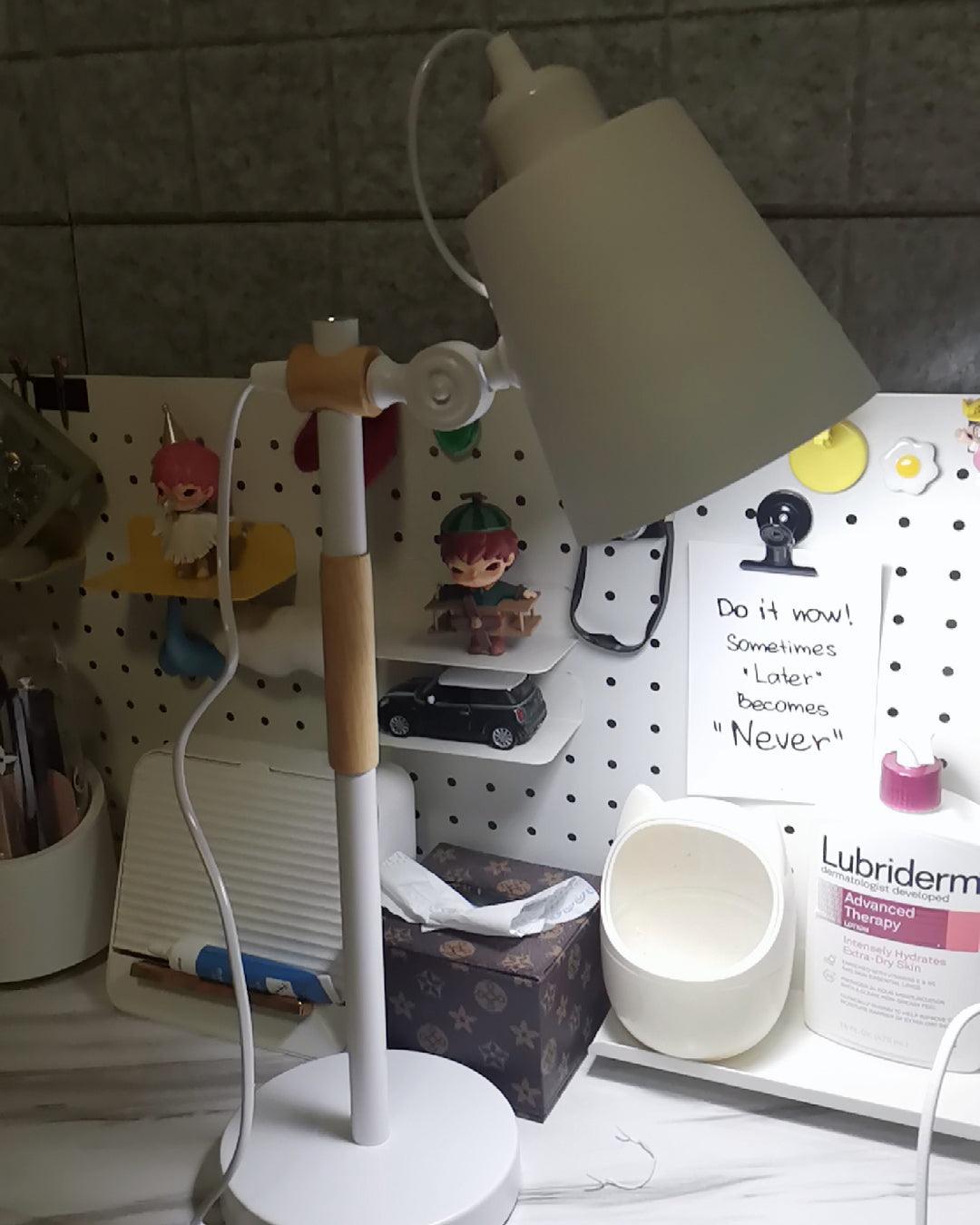 Scantling Desk Lamp