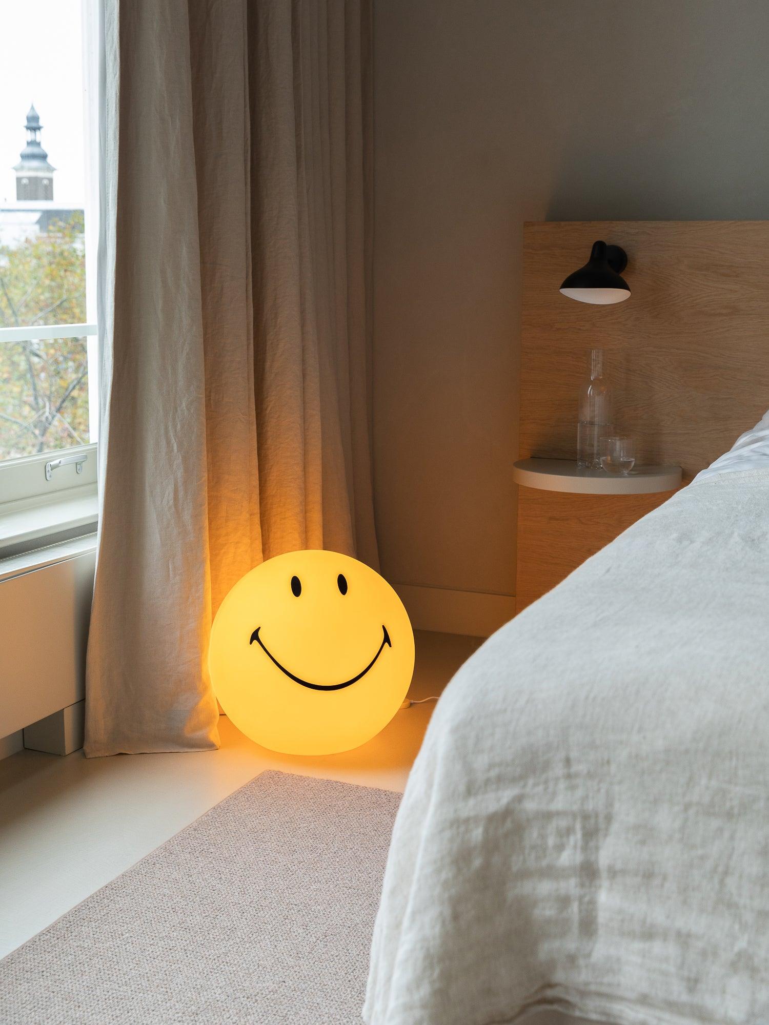 Smiling Rechargeable Table Lamp