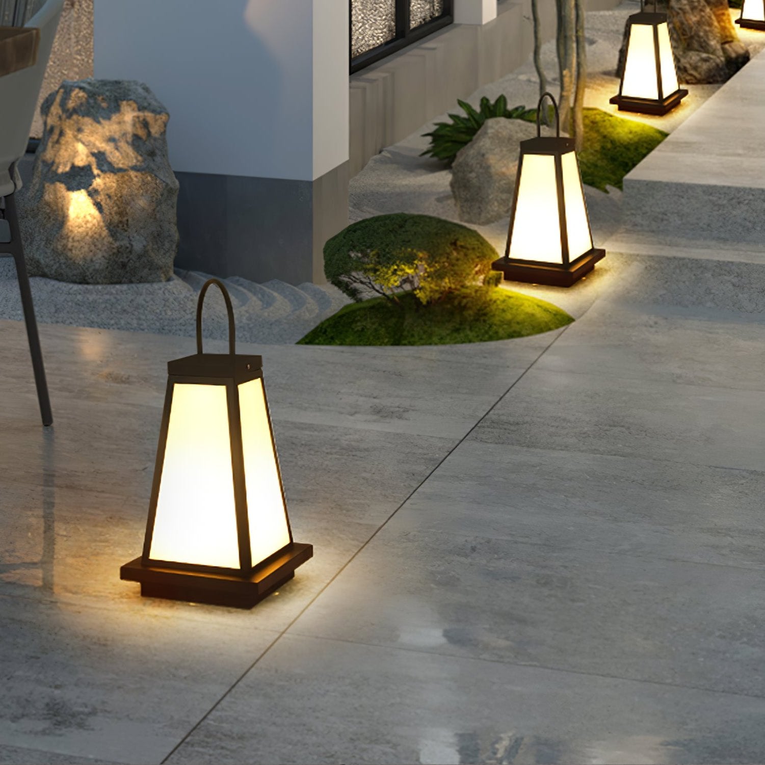 Roam Lantern Garden Outdoor Lamp