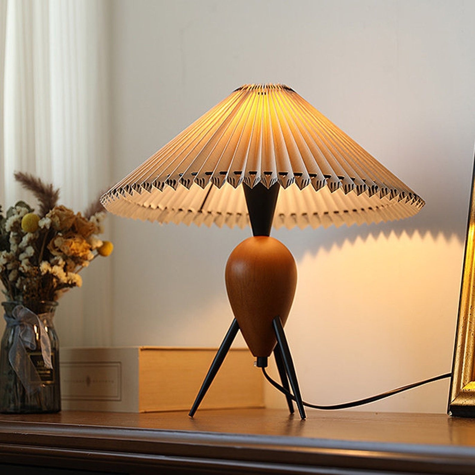 Mian Table Lamp