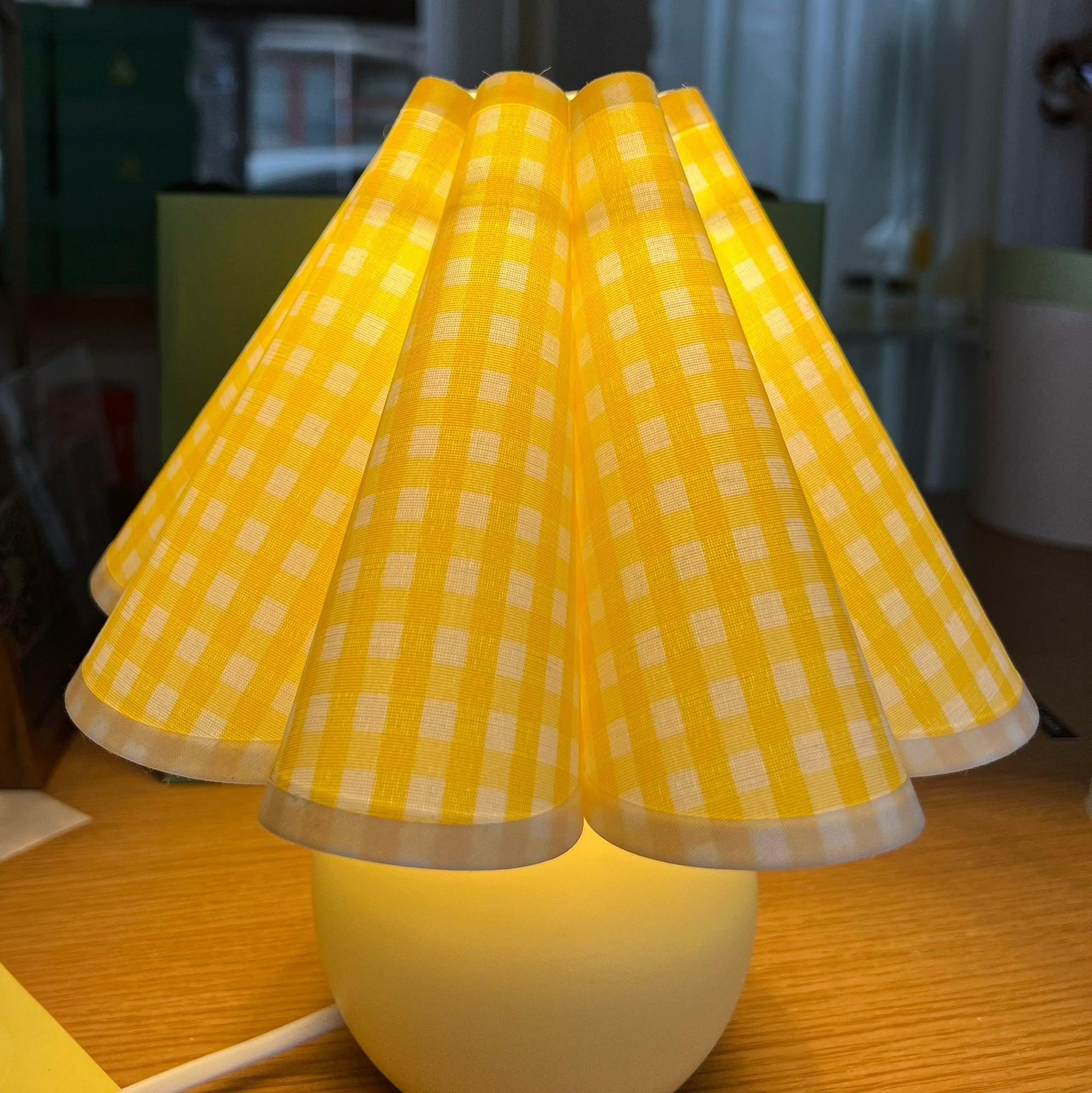 Kicsi Knife Pleat Table Lamp