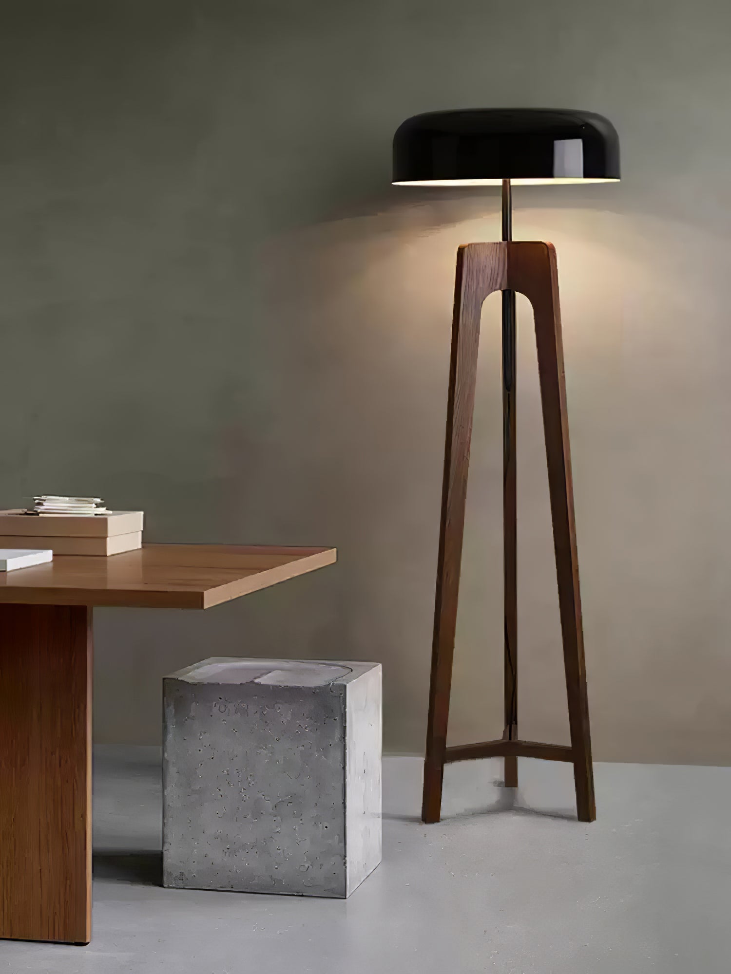 Linea Floor Lamp