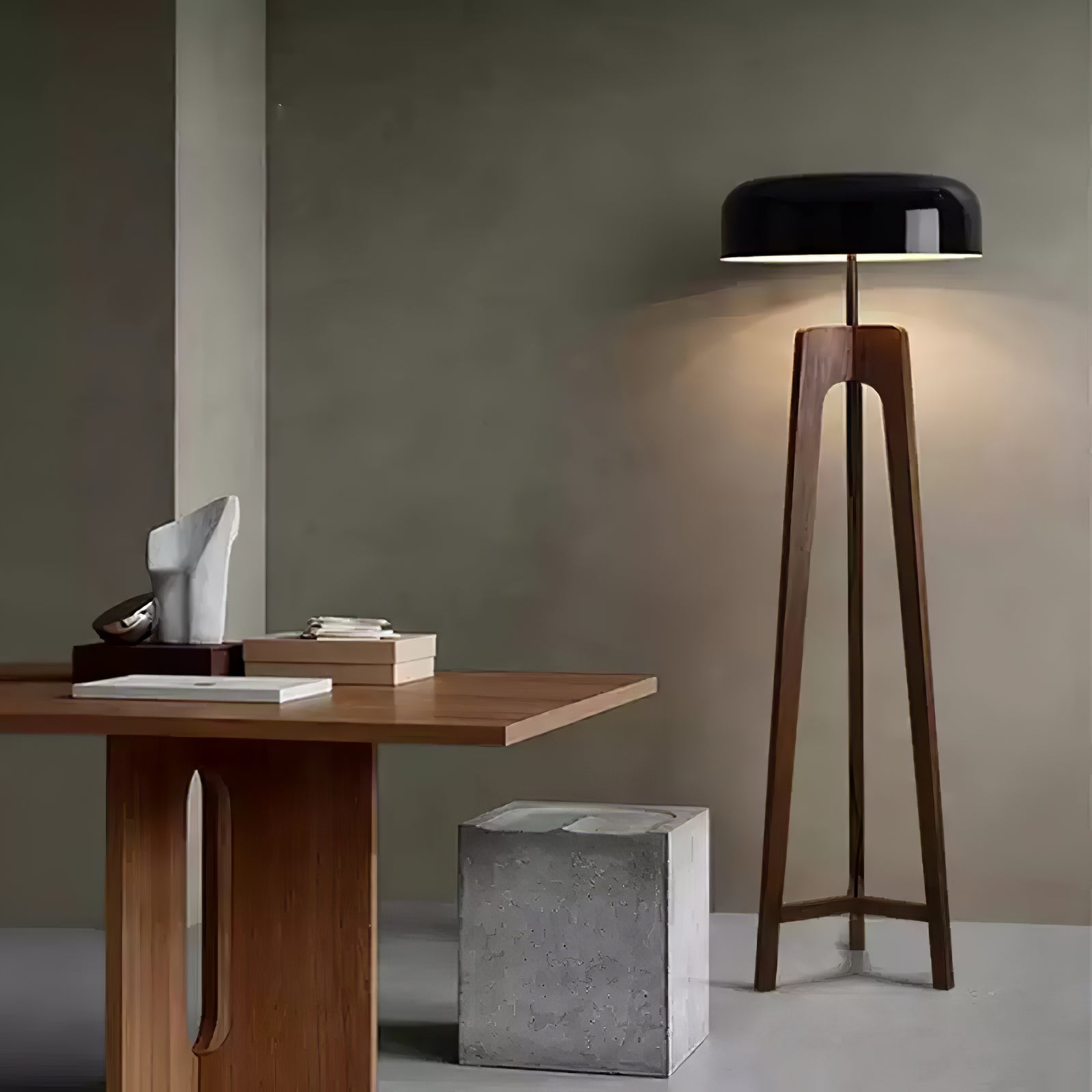 Linea Floor Lamp