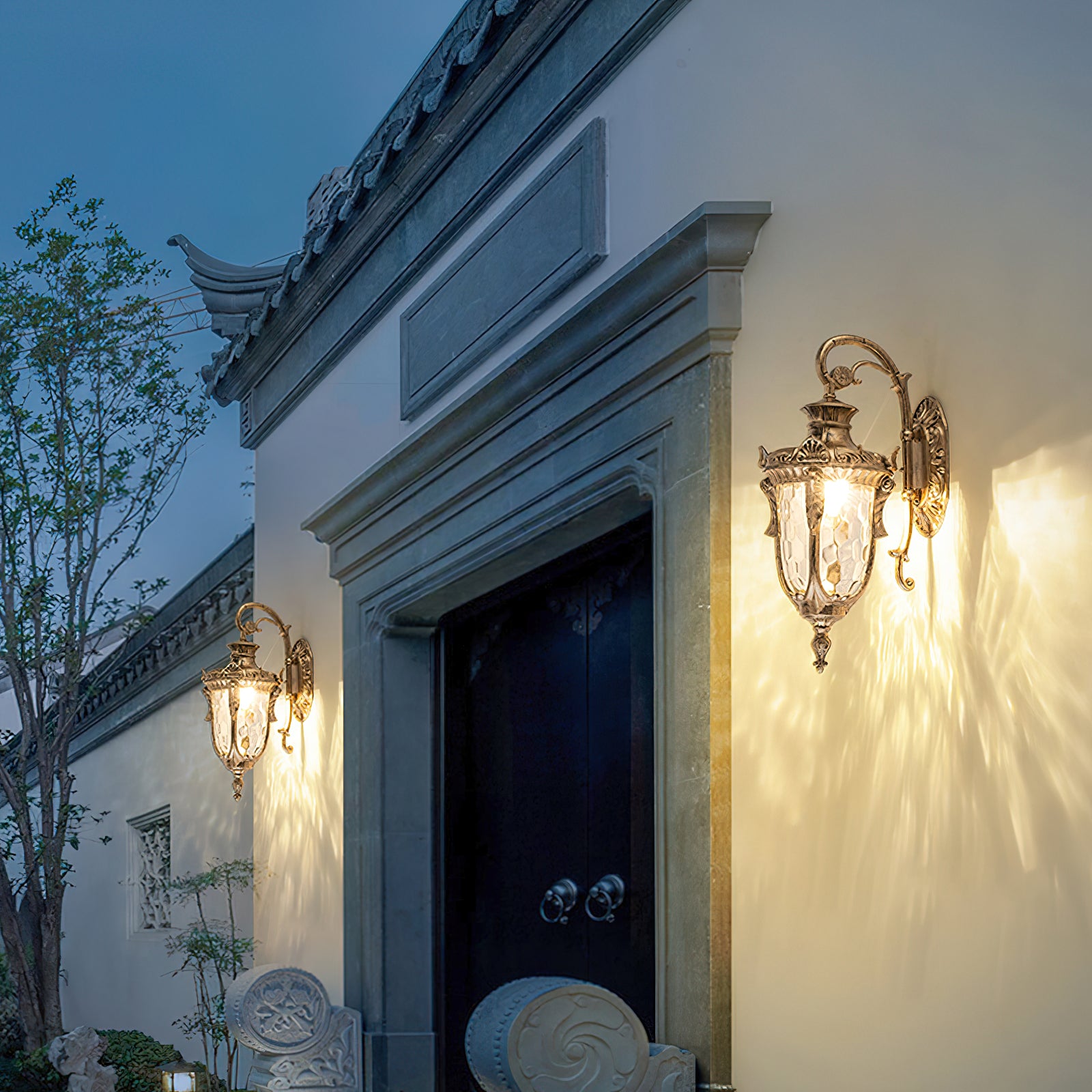 Heritage Outdoor Wall Lamp