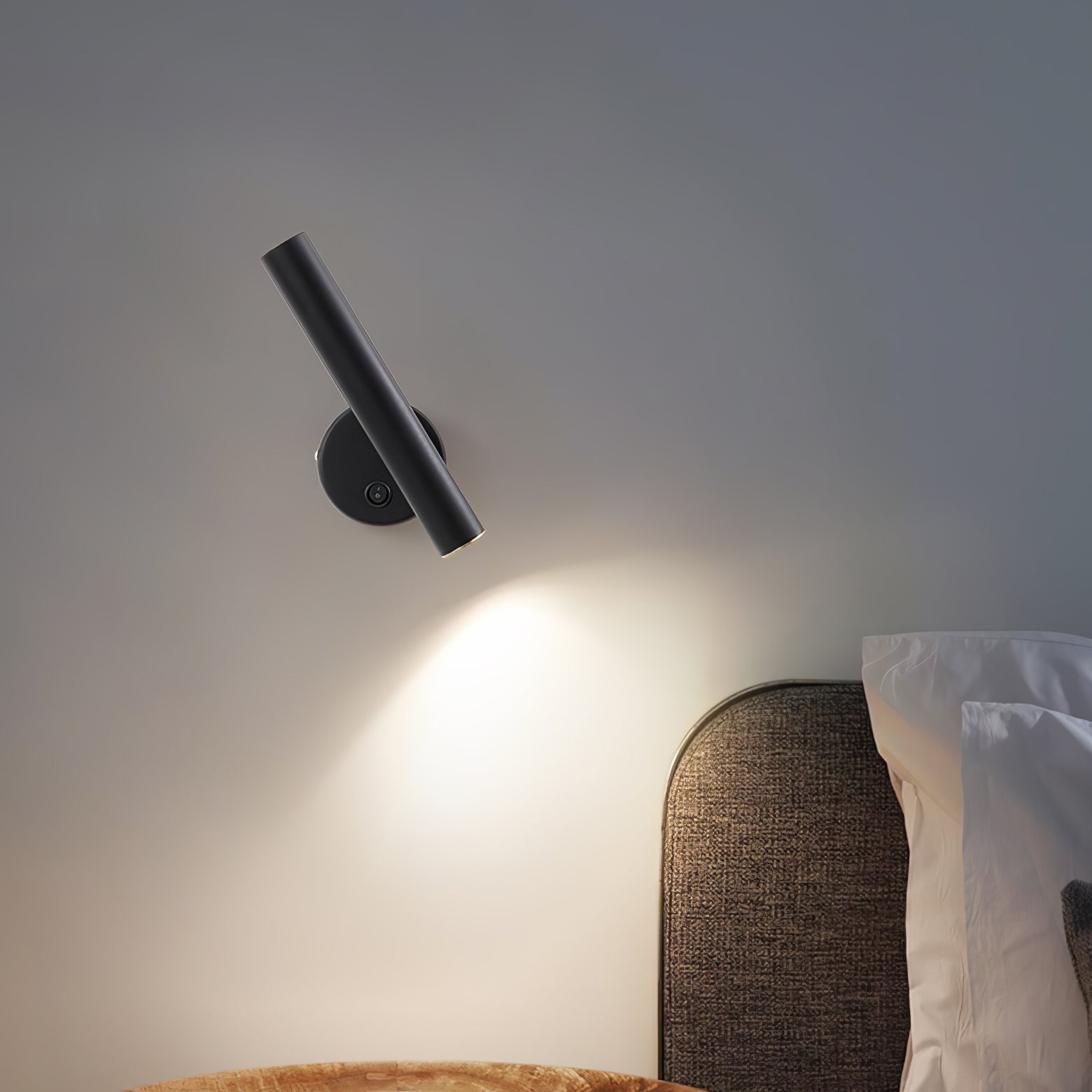 Slender Adjustable Wall Lamp