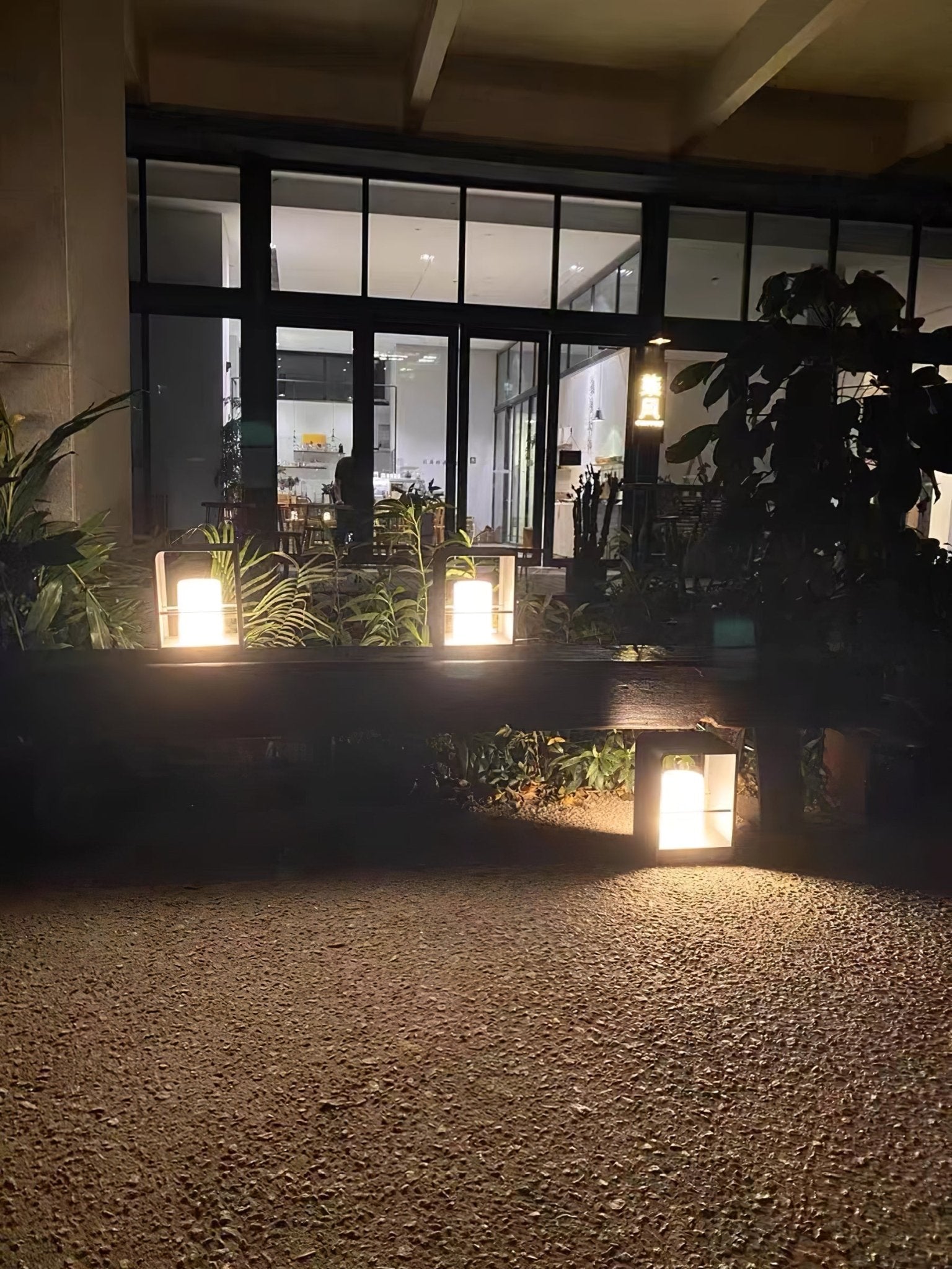 Zephyra Garden Solar Outdoor Light