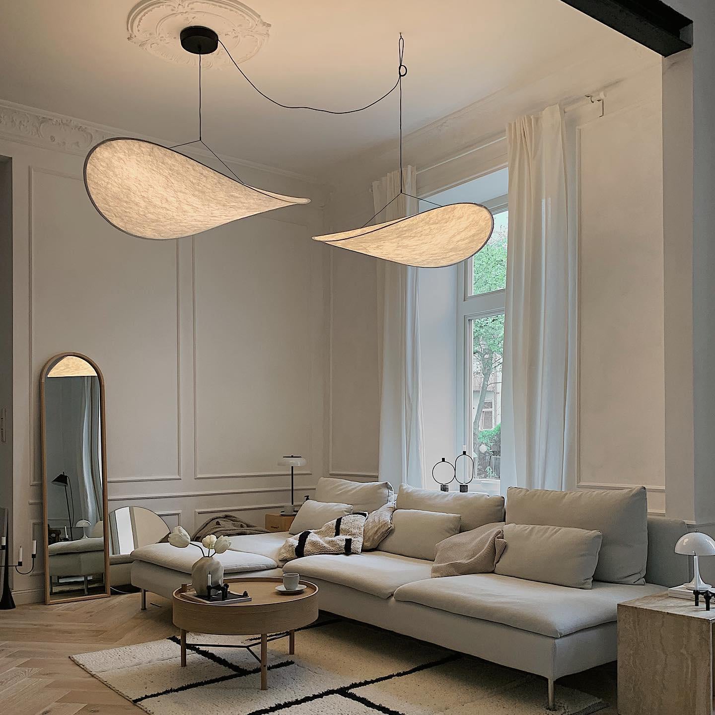 Tense Pendant Light