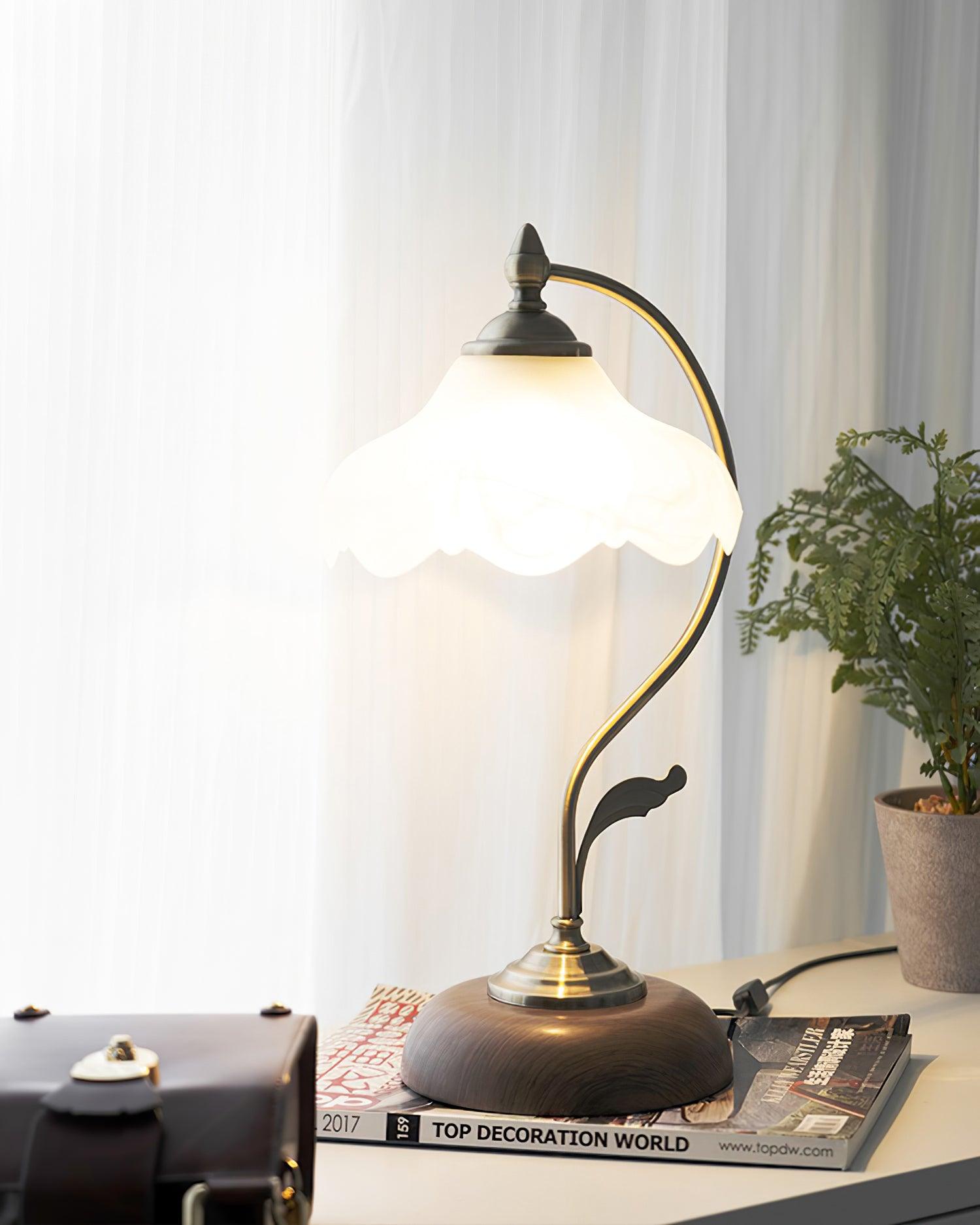 Vintage Laiton Table Lamp