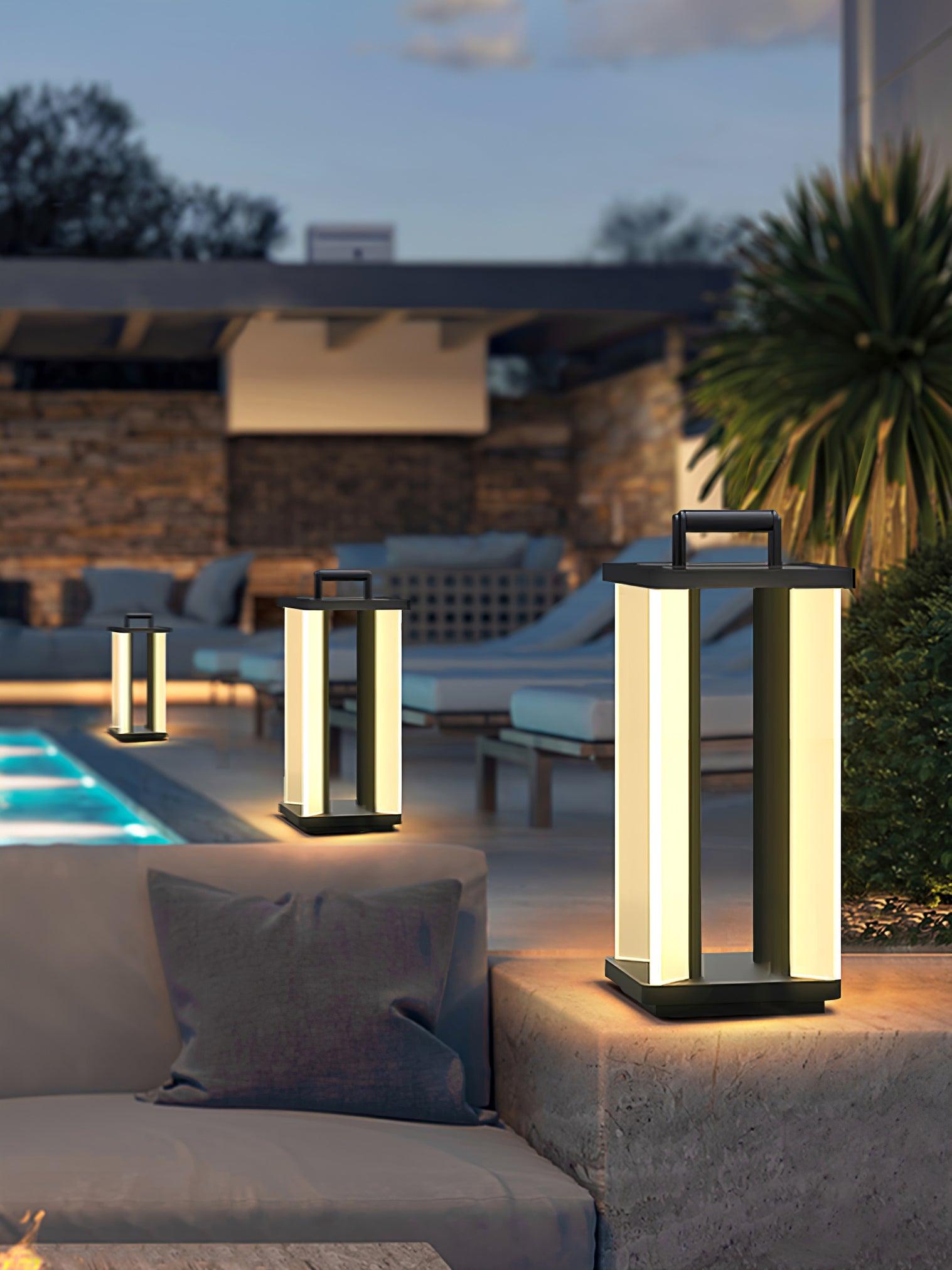 Metroluxe Outdoor Light