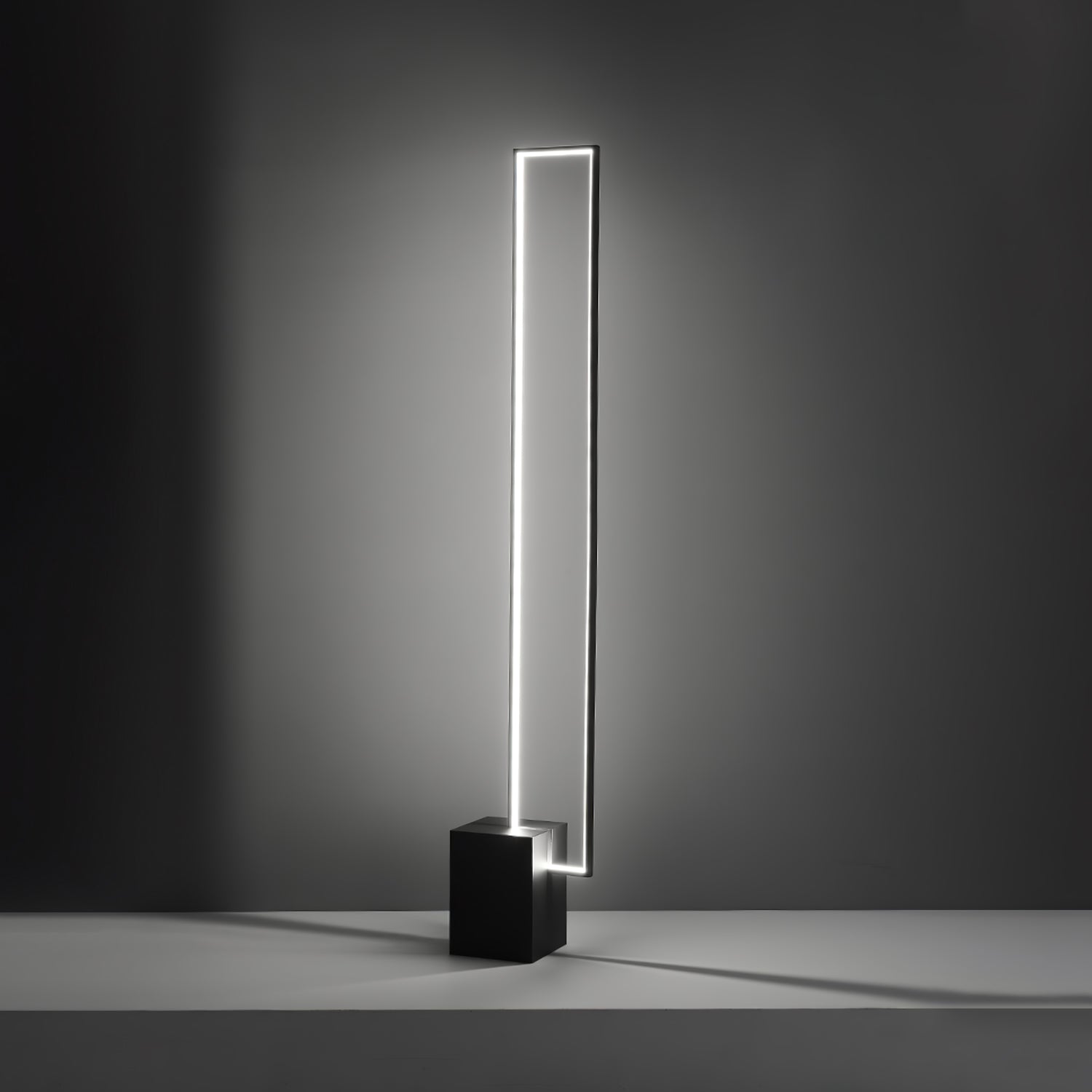 Edge Floor Lamp