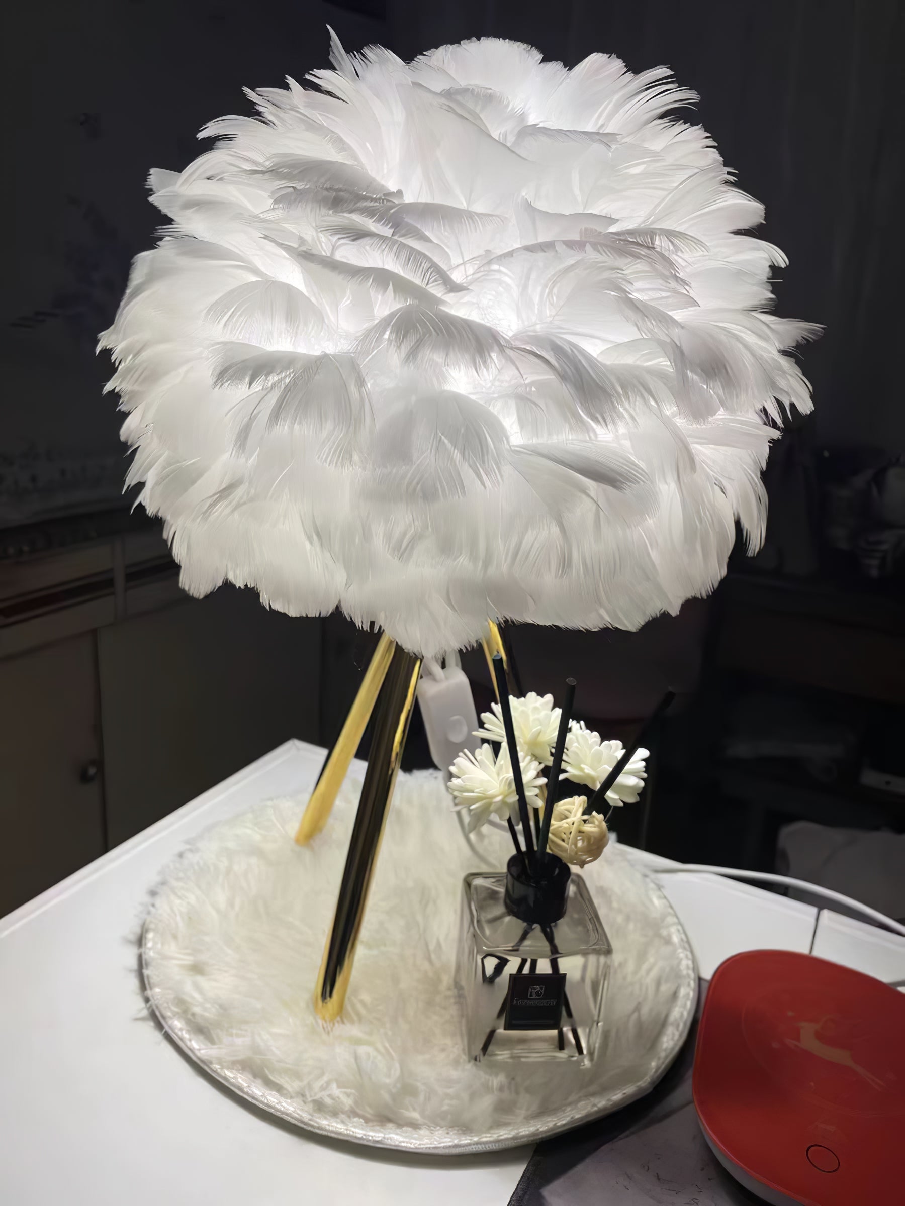 Goose Feather Table Lamp