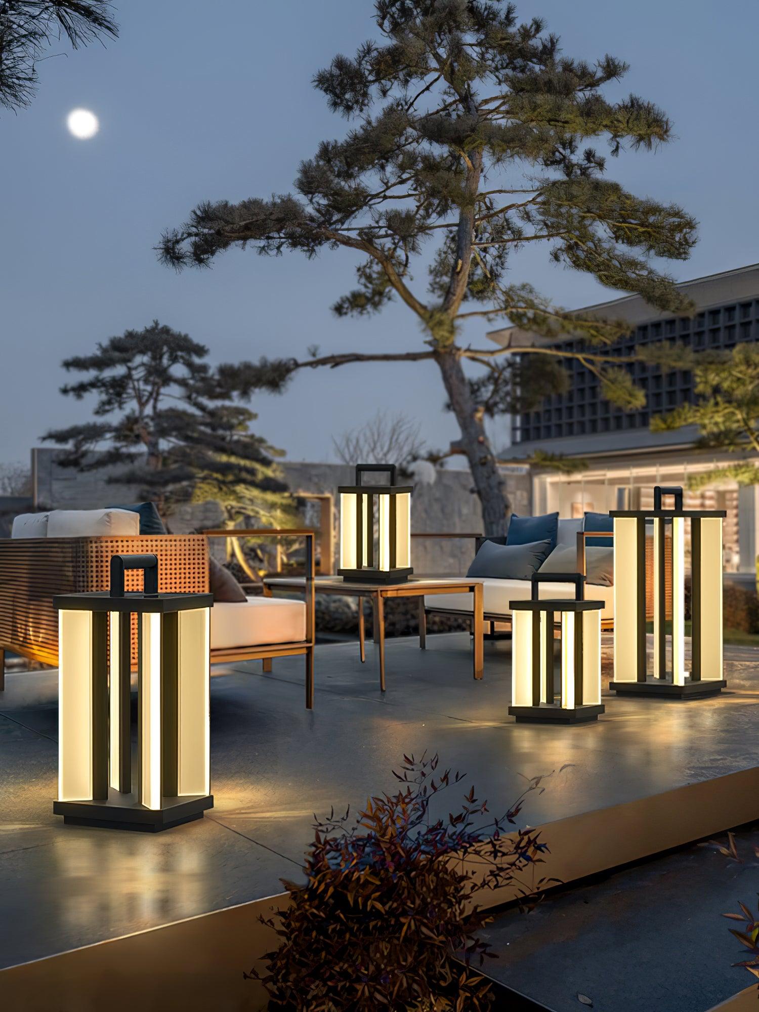 Metroluxe Outdoor Light