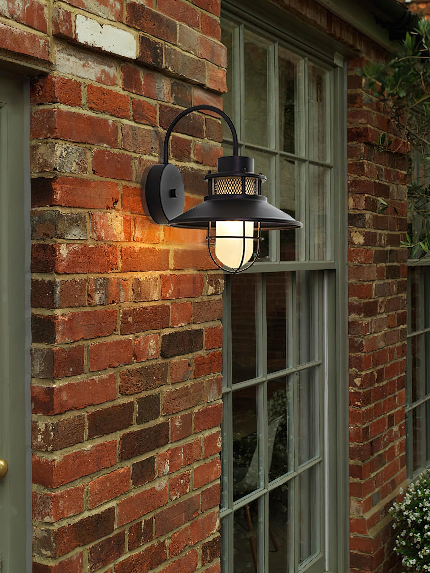 Felix Outdoor Wall Lamp