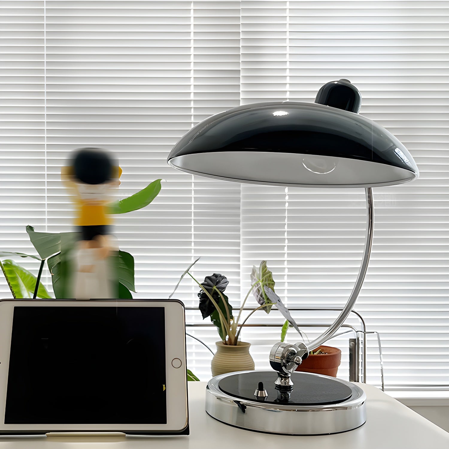 Retro Curve Desk Lamp