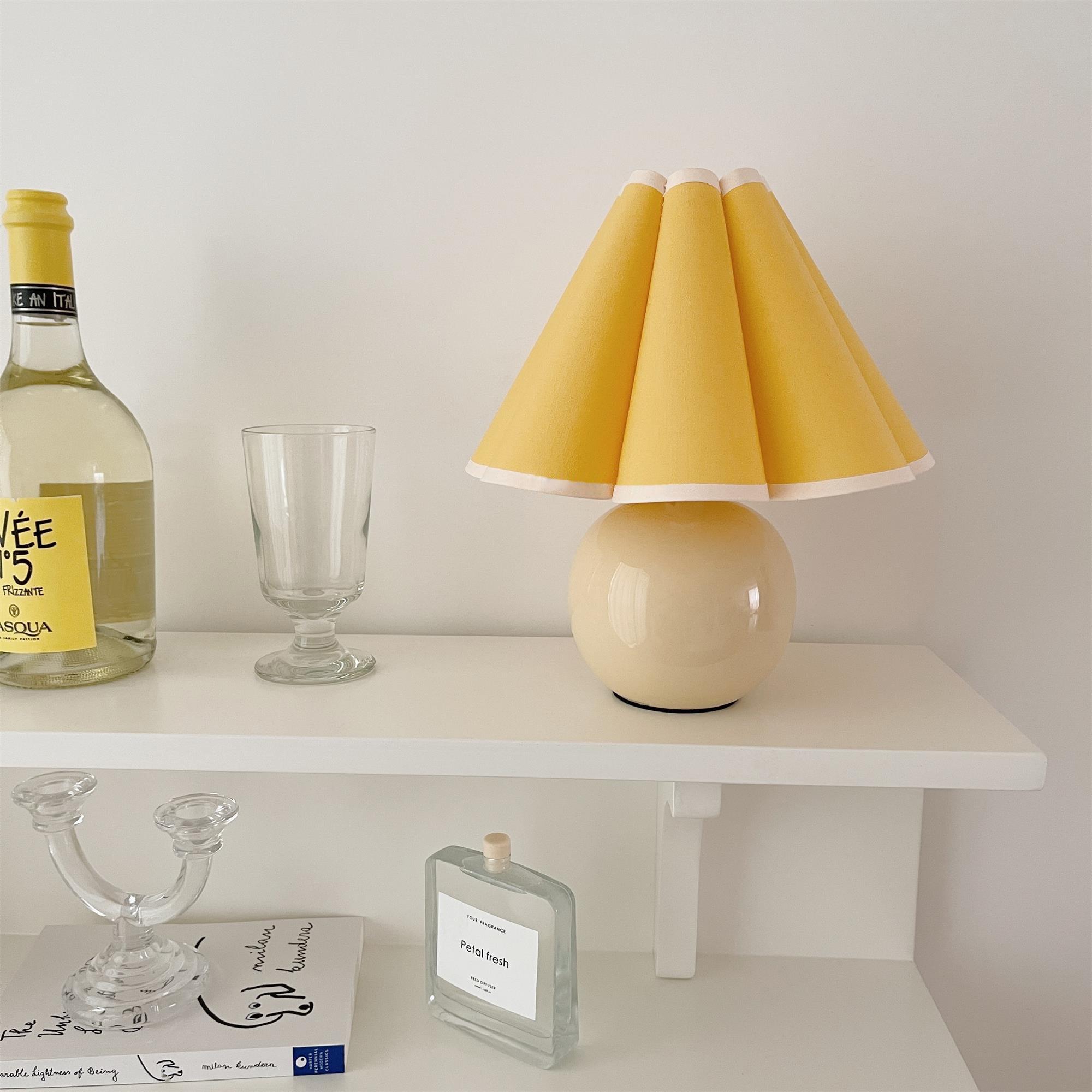 Kicsi Knife Pleat Table Lamp