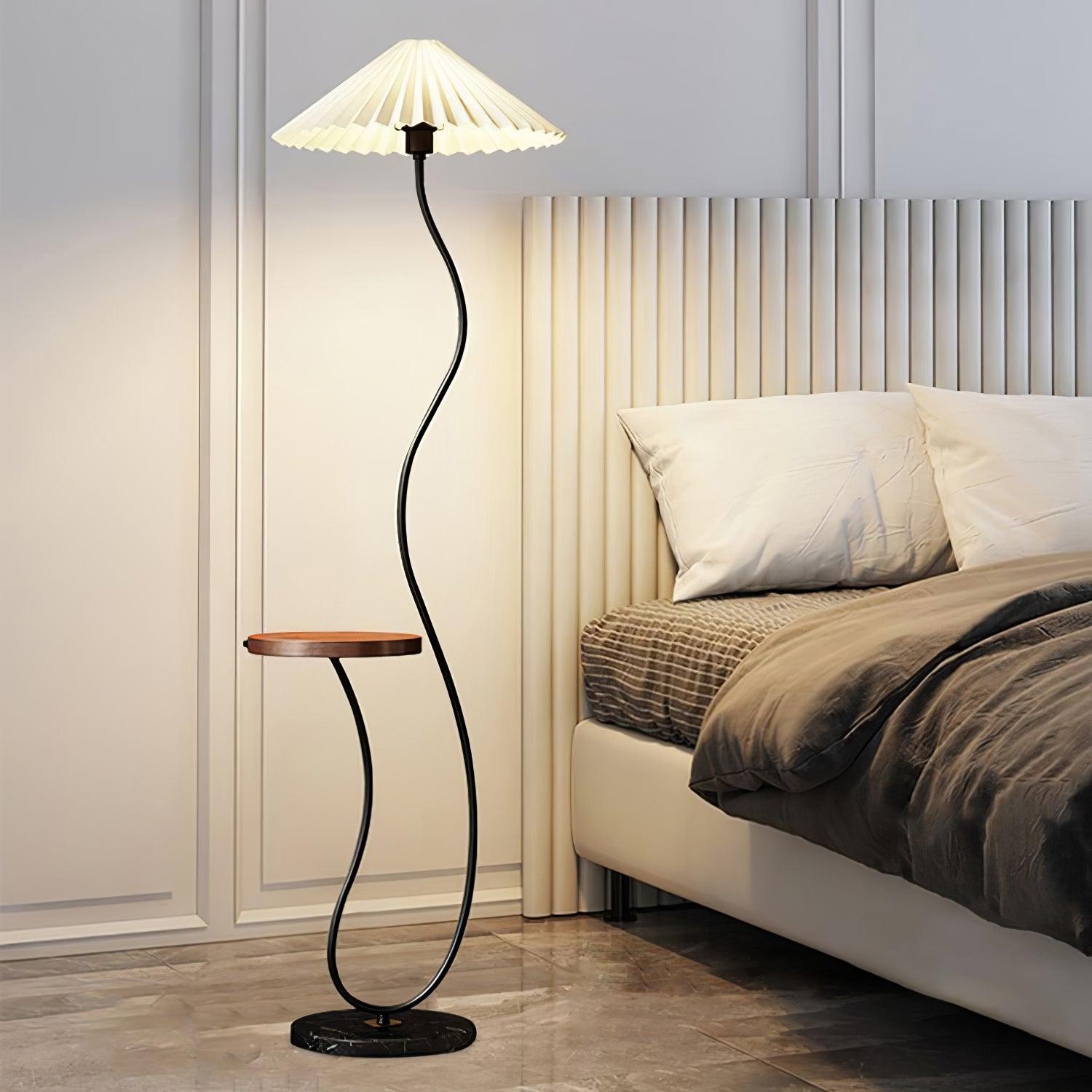 Curvatura Floor Lamp