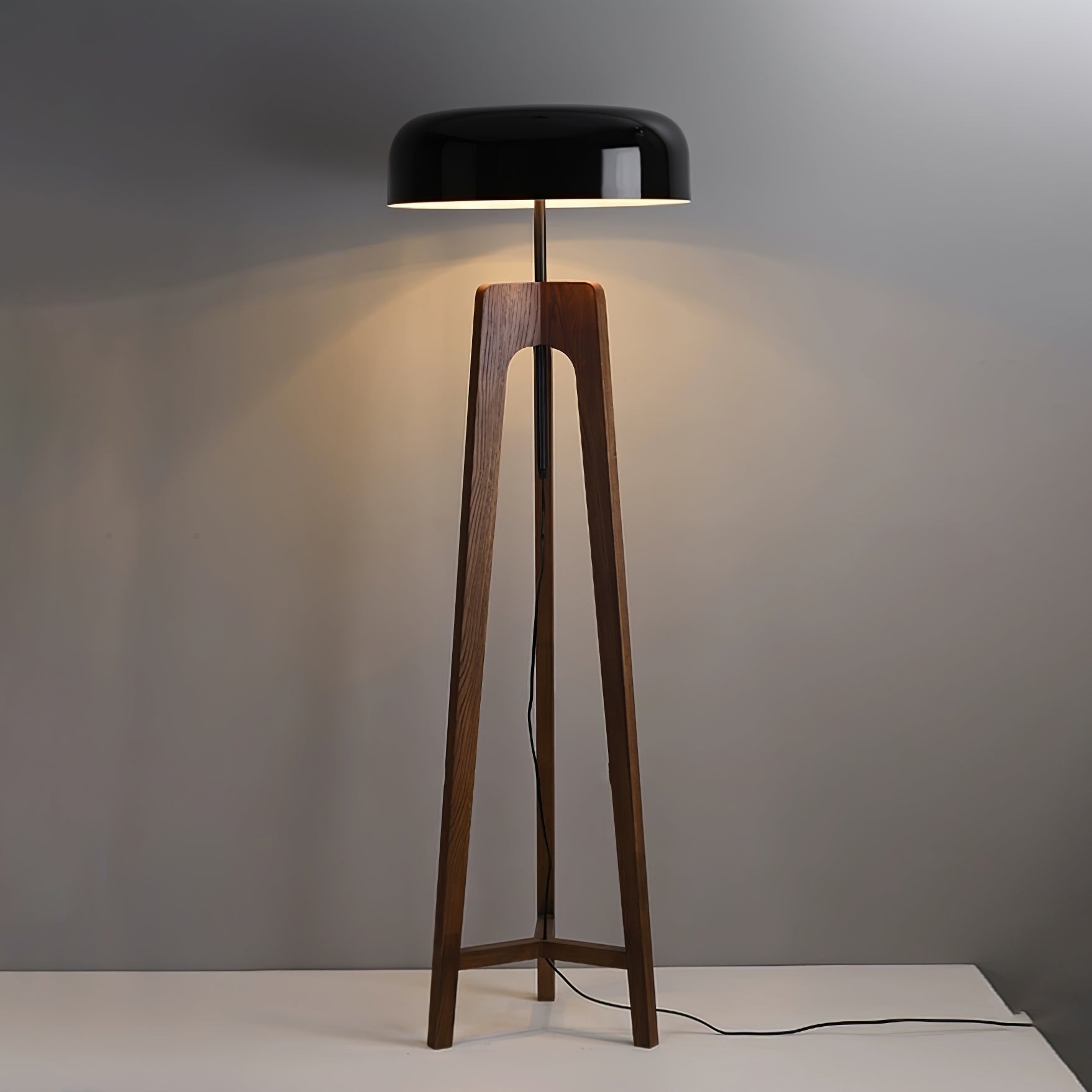 Linea Floor Lamp