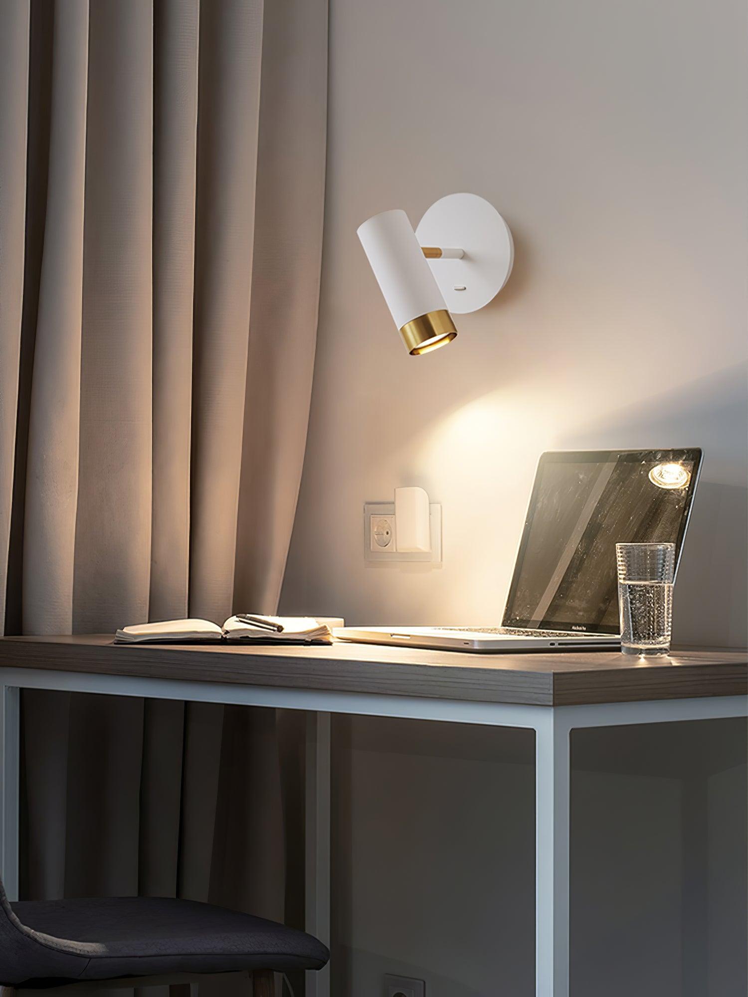 Karpo Wall Lamp