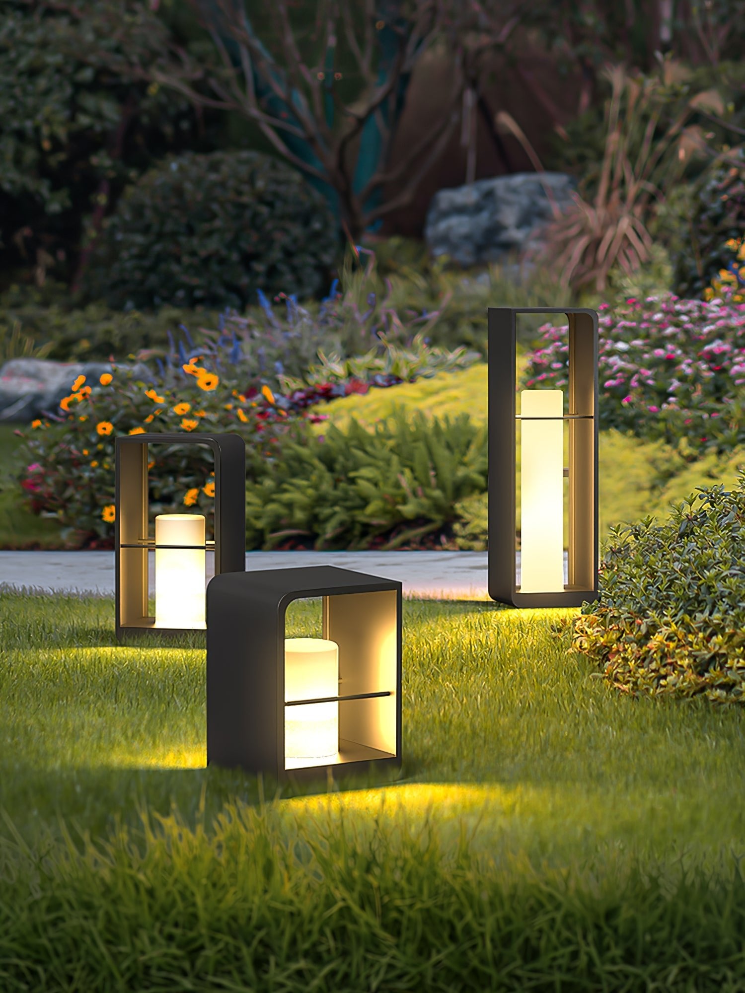 Zephyra Garden Solar Outdoor Light