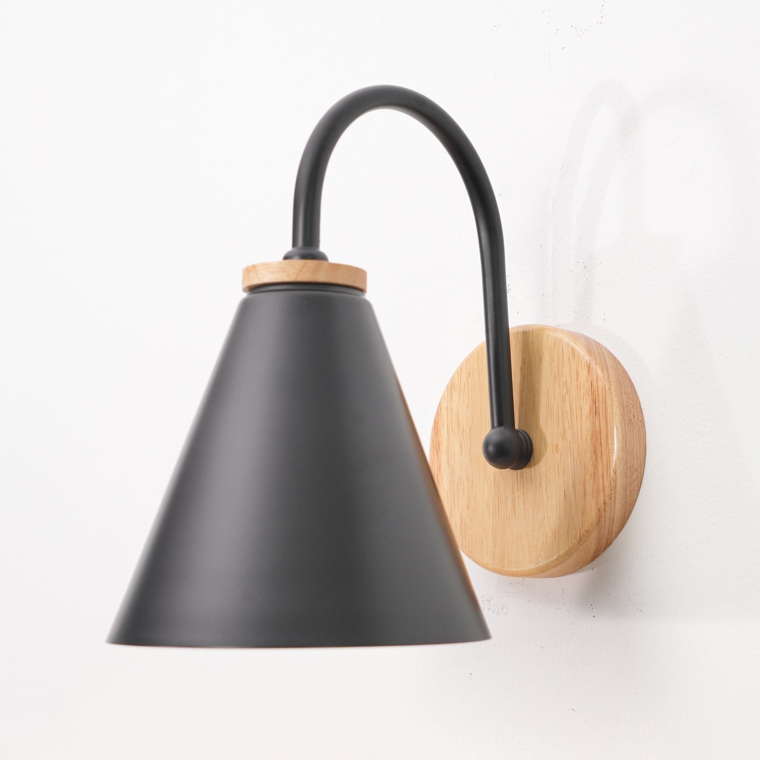 Kona Nordic Wall Lamp